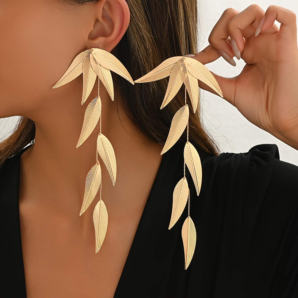 E-shop 1 Paar stilvolle, neue, blattförmige, elegante, langen Ohrringe mit Quasten für Frühling/Sommer, vielseitig