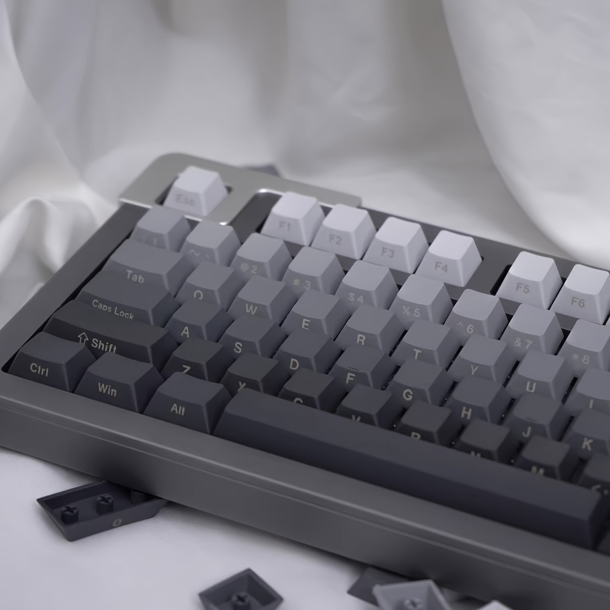 

Daylight Gradient 125-key Side/front Engraved Pbt Sublimated Keyboard Keycaps - Oem Profile Opaque - Minimalist Style