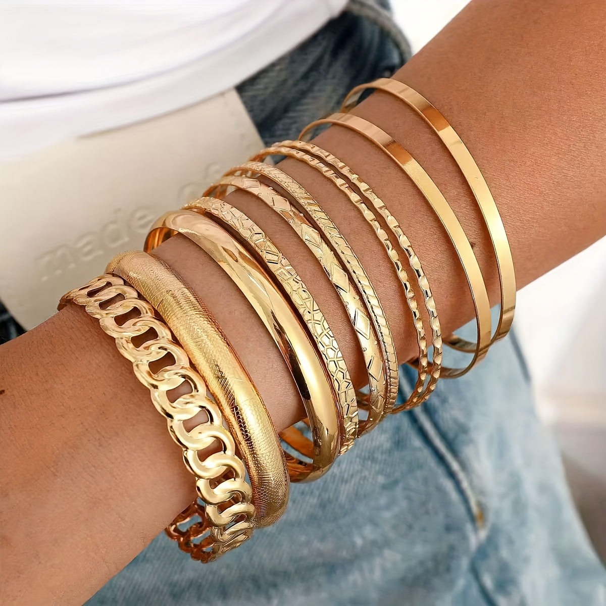 7pcs Vintage Individual Wide Stackable Golden Bracelets
