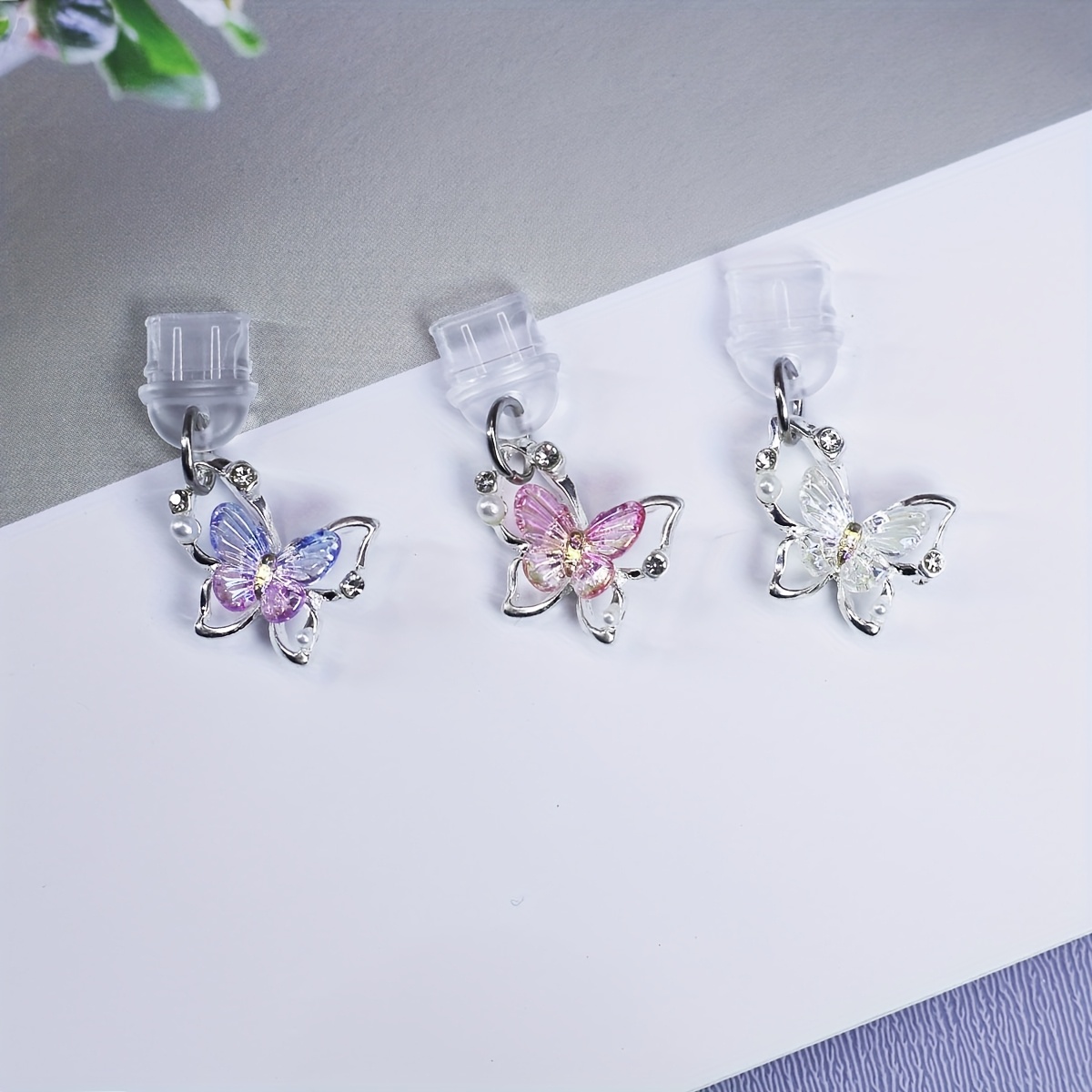 Image of 3pcs And 5pcs Phone Dust Plug Set With 3d With Pearl Rhinestones, Exquisite , Layered Details, Mobile Phone Additions Ornaments, For Iphone/type-, For Ladies, Family, , And Dust Plug Set