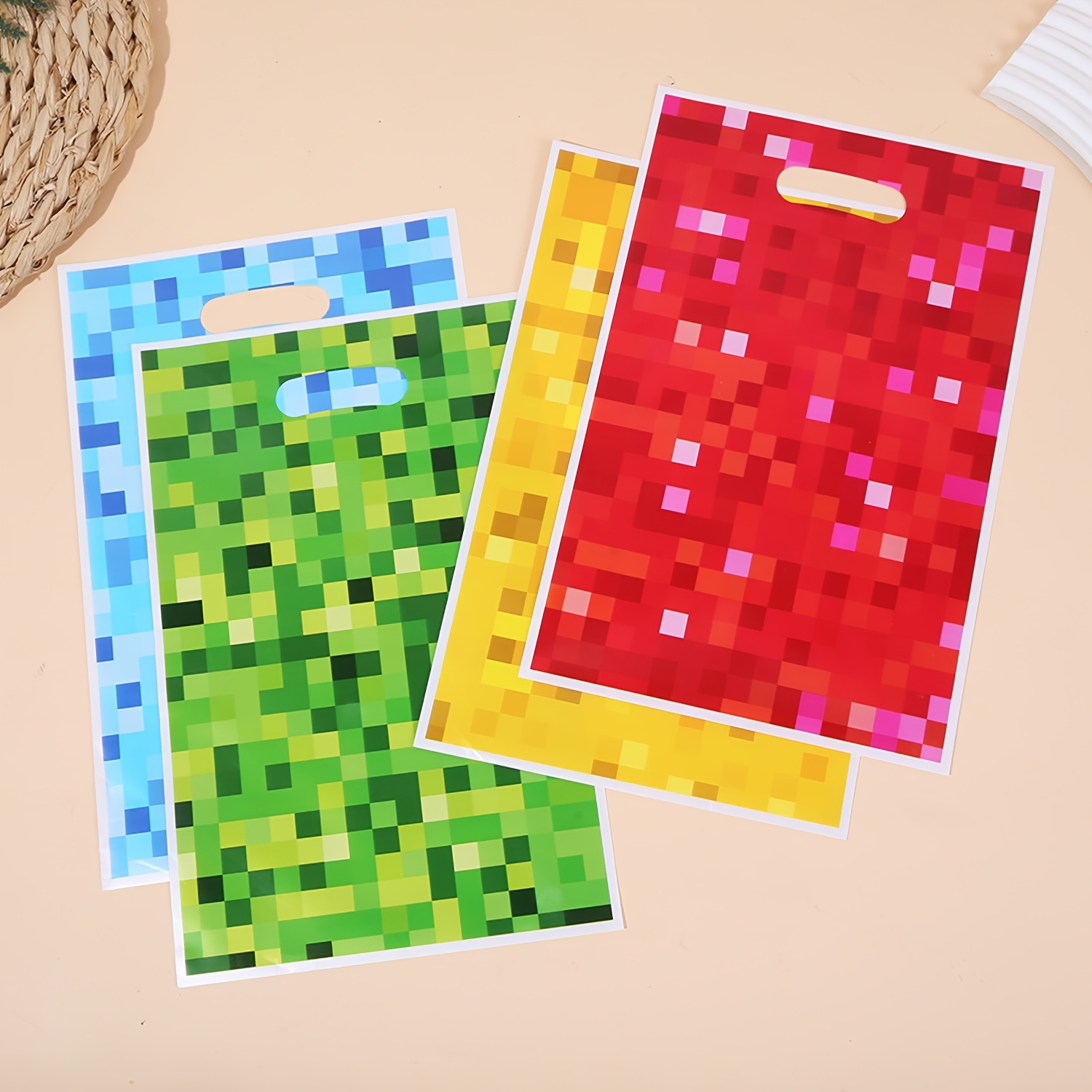 30pcs Colorful Pixel Pattern Tote Bags
