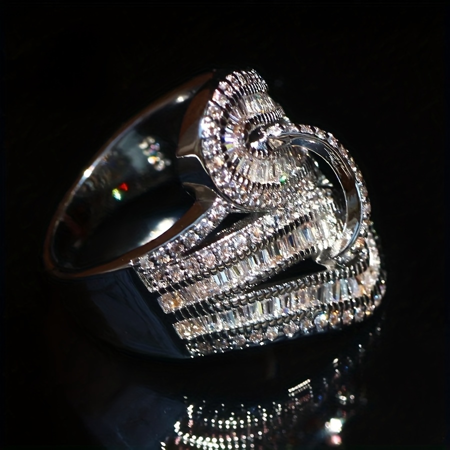 Women's Elegant Temperament Pave Sparkling Synthetic Zirconia Ring