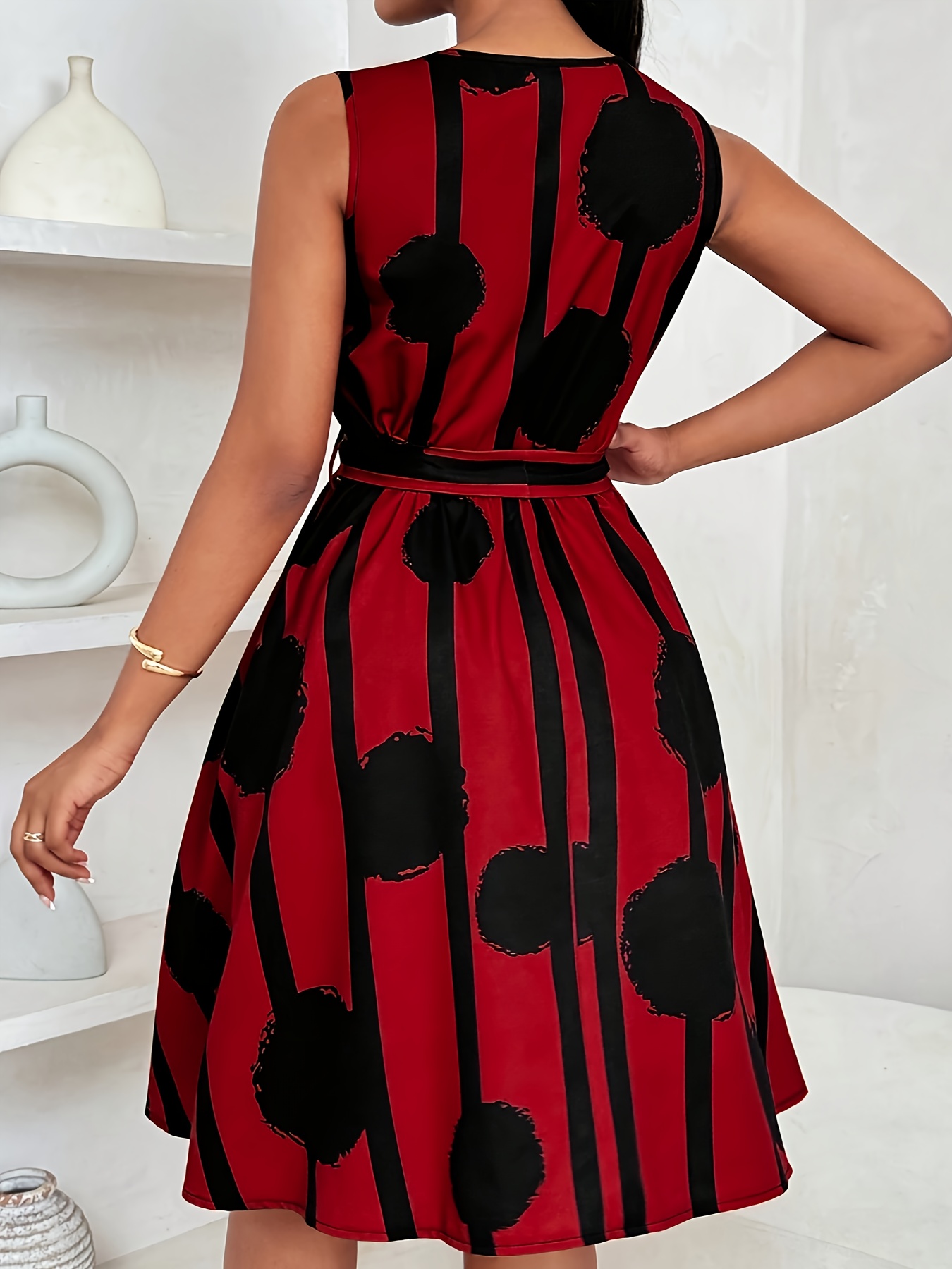 Elegant Red Floral Print Sleeveless Dress with Tie Waist - Notched Collar, A-Line Silhouette, Ruched Detail, Perfect for Summer, Adult Women'S Fashion, Casual Attire|Floral Print Dress|Polyester Fabric