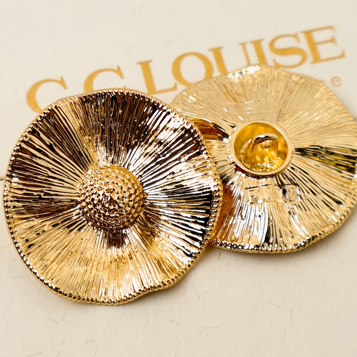TEMU 4pcs Over-sized Large Decorative Shank Buttons, Designer Accessories, For Decoration Of Vintage Clothing And Hair Accessories, Bags And Belts,