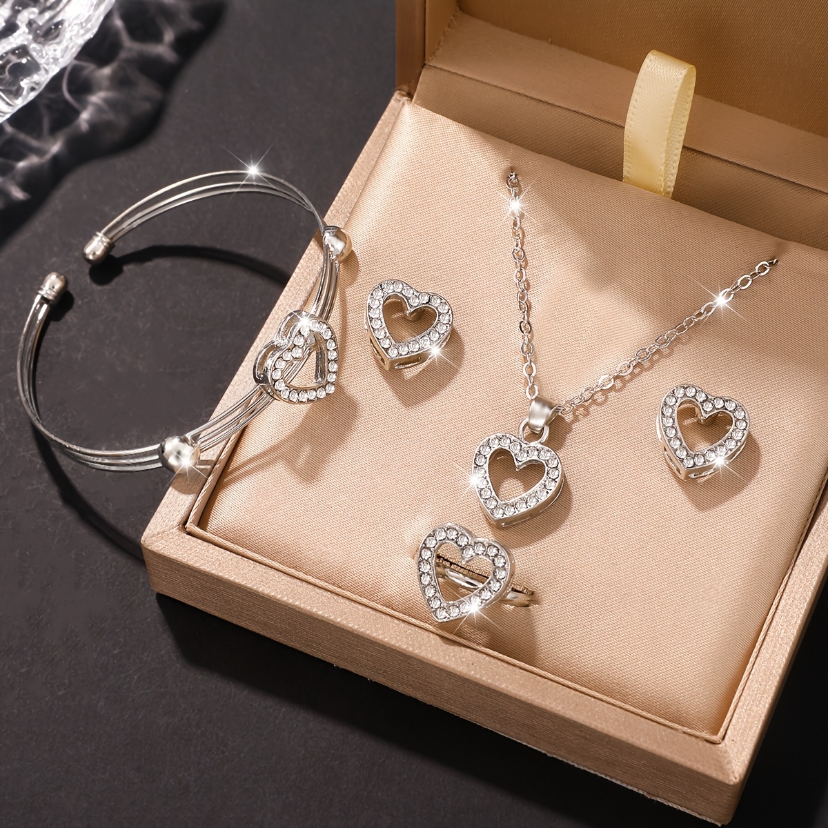 

5 Pcs/set And Minimalist -shaped Women's Jewelry Set, Exquisite And Jewelry Set, Suitable For Use Or Gift Giving, Selected Women's Jewelry Set For Holidays