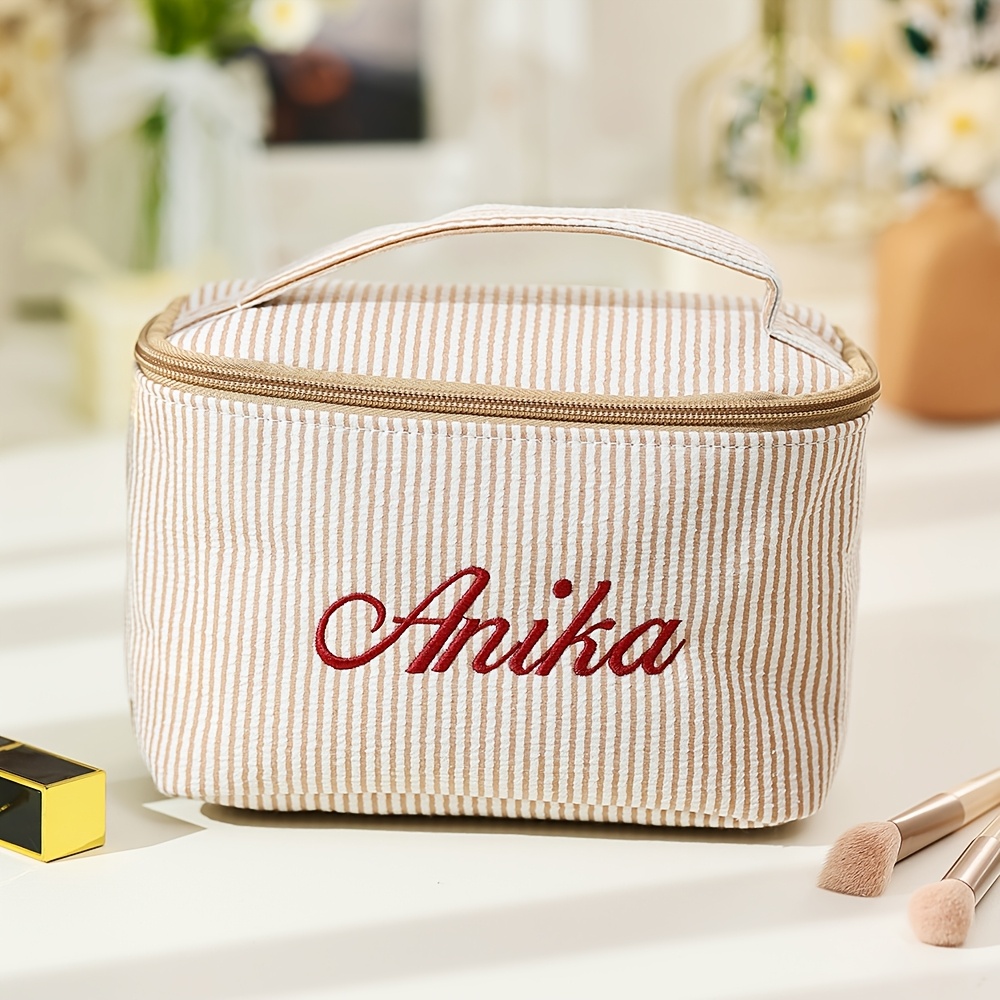 TEMU [Broderie Personnalisée] Sac à Main Personnalisable avec Nom, Grande , Tendance, Portable, Voyage, , Trousse de Toilette, Sac à Cosmétique Rayé,