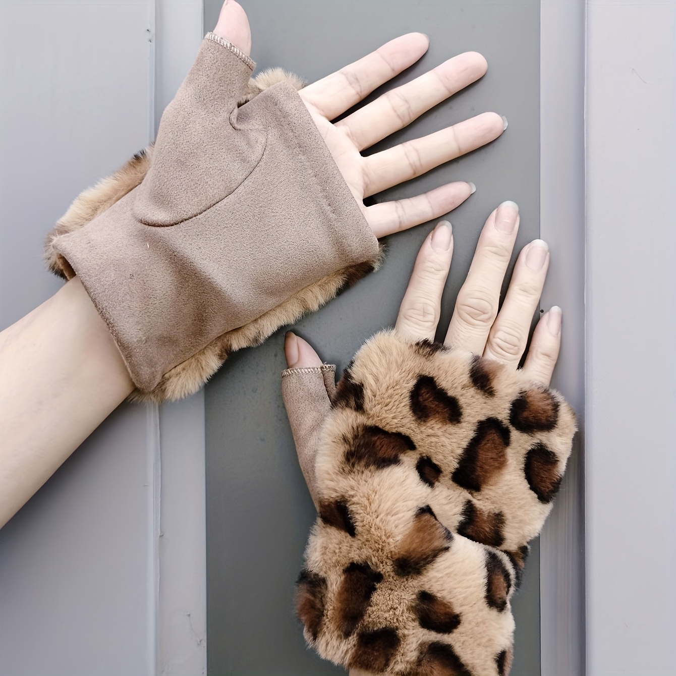 TEMU A Pair Of Women's Ab-style Mittens, Made With Plush Fabric Featuring A Leopard Print Pattern On The Back Of . Stylish, Comfortable, And Simple