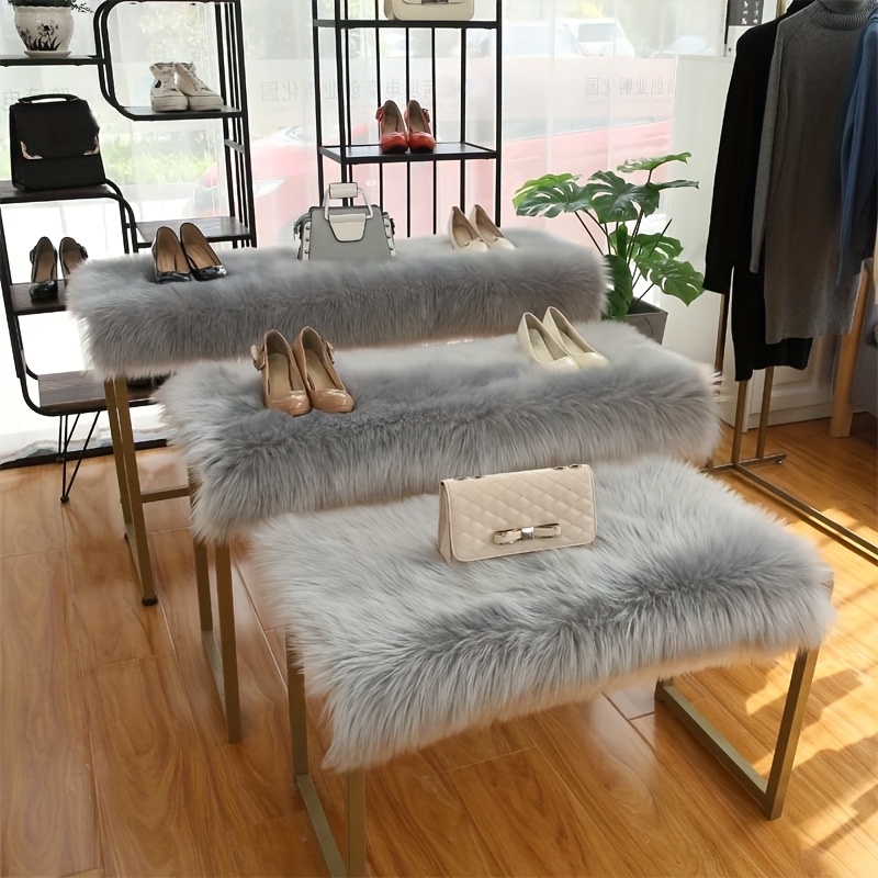 183cm(72in)/91cm(35.83in) Artificial Faux Fur Table - For Christmas, Valentine's Day, Birthdays, And Weddings | Elegant Decoration Carpet Desktop High-end Decoration Table Flag