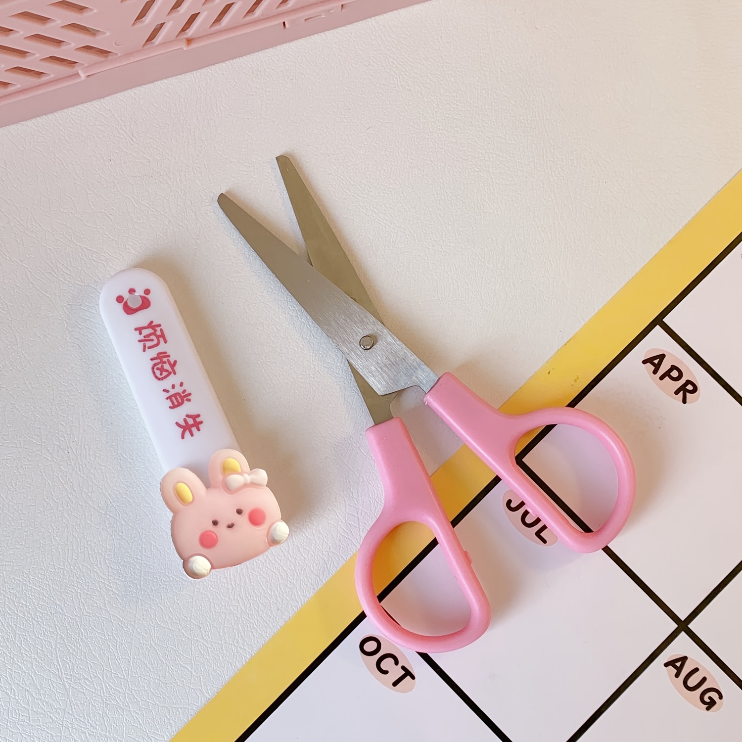 TEMU 1pc Of Cute Scissors, In 3 Colors, Portable With A Safety Protective Cover, Effort-saving And Hand-friendly, Suitable For Daily Household Use,