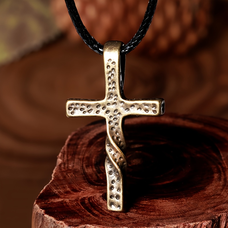 Retro Hammer Pattern Twisted Cross Pendant Necklace