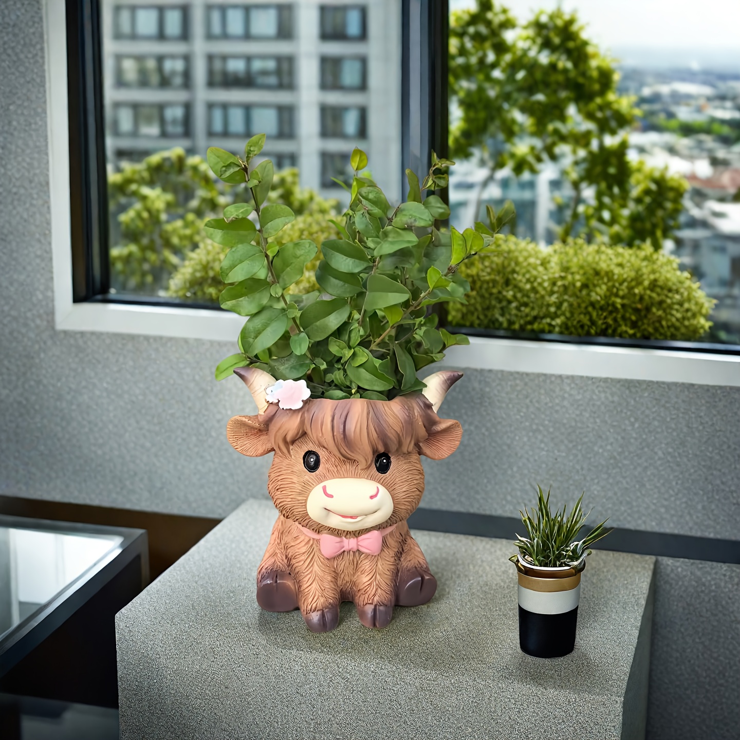 TEMU 1pc Head-wearing Small Flower Highland Cow Resin Ornament, Suitable For Flower Pots, Pen Holders, Multifunctional Decorations, For Holiday Gifts