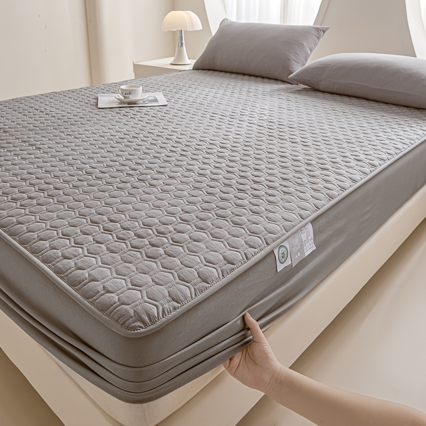 Soft, Comfortable, and Breathable Hexagon Pattern Fitted Sheet, Modern Minimalist Thickened Solid Color Mattress Protector, Machine Washable, Suitable for Hotels, Bedrooms, Guest Rooms, Home Textile Bedding Gift for Family and Friends