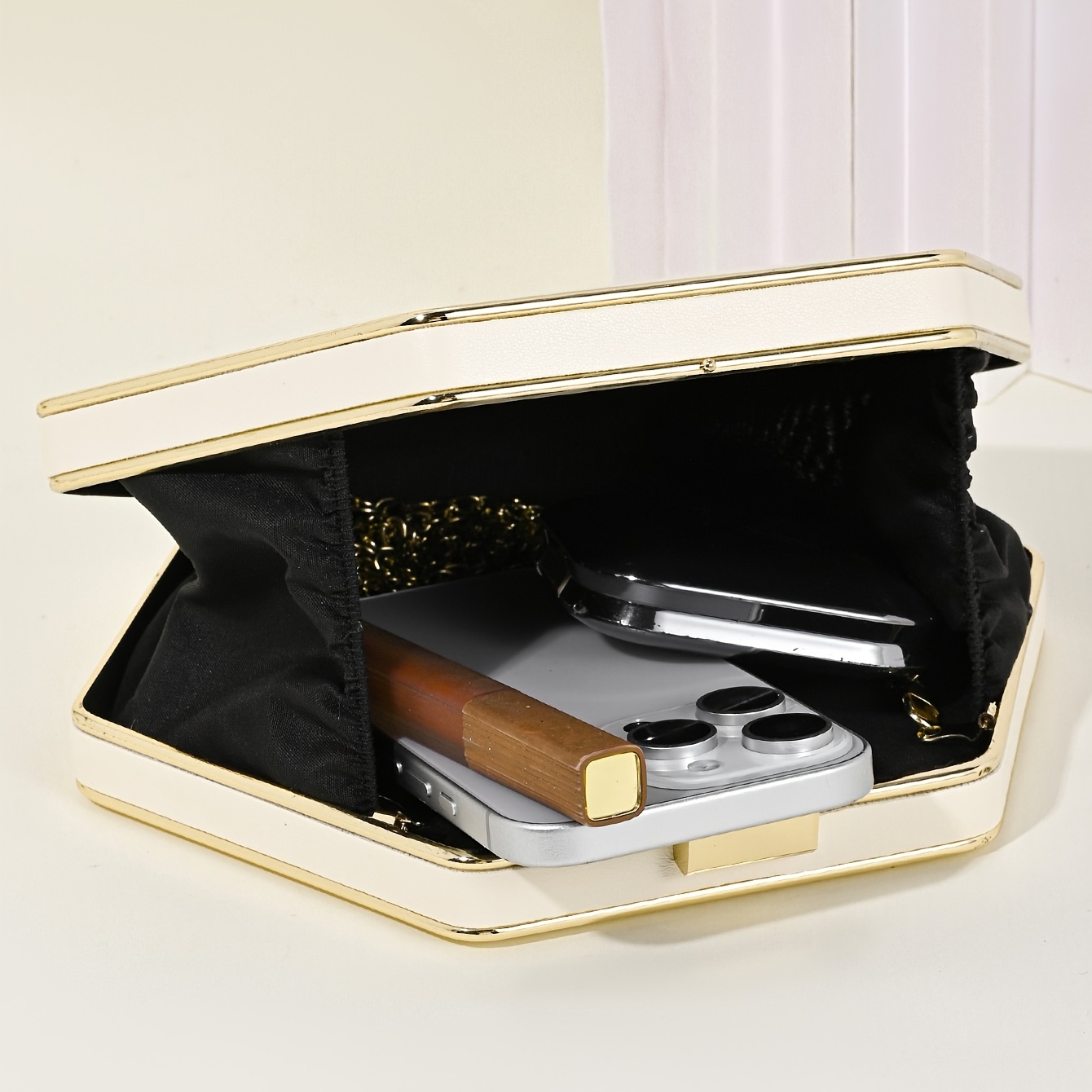 Elegant Hexagonal Clutch Bag with a Large Chain, Perfect for Evening Events, Parties, And Weddings.