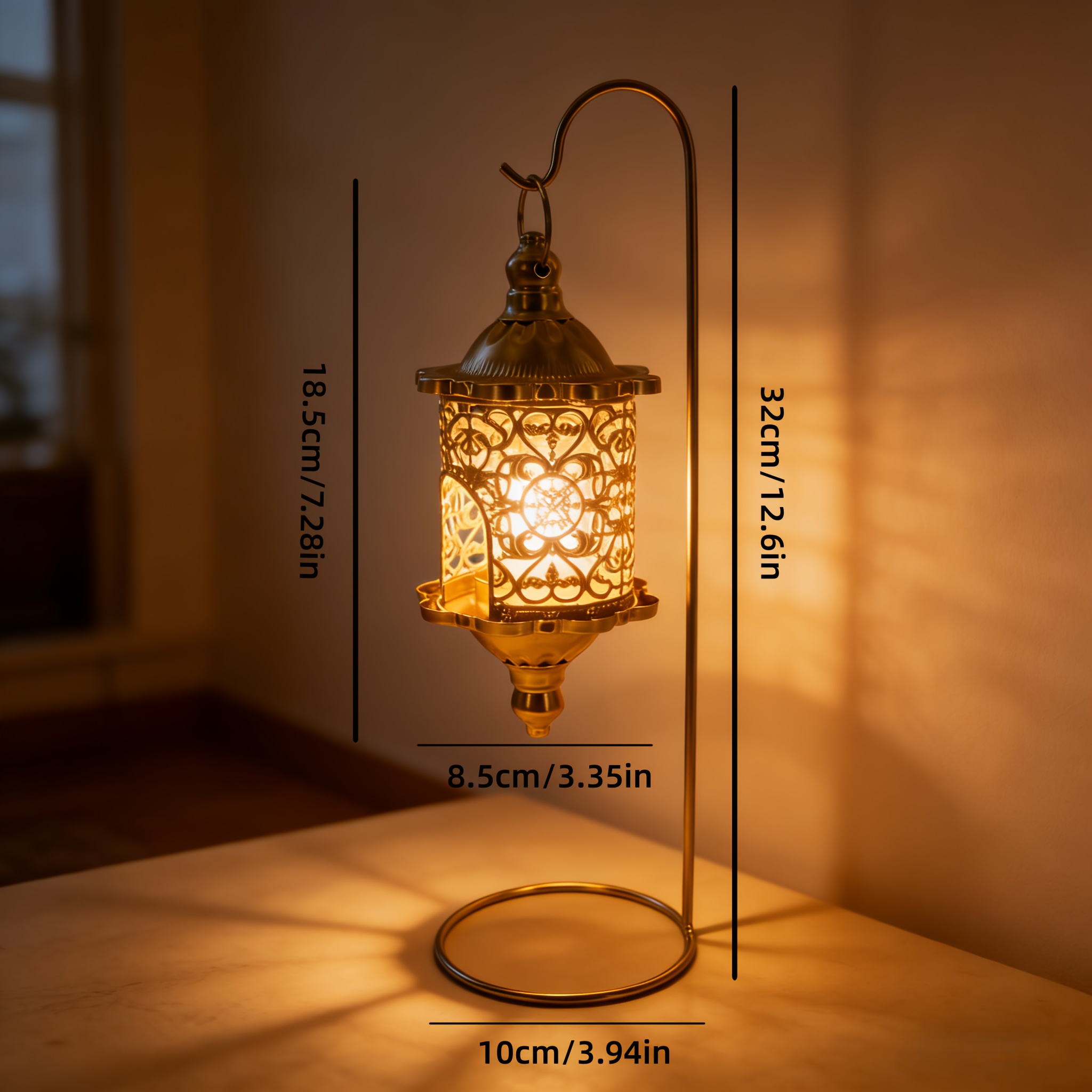 A Birdcage-style Candlestick, a European-style Hollow Tabletop Ornament, Suitable for Creating a Romantic Lighting Decoration in Bedrooms and Living Rooms