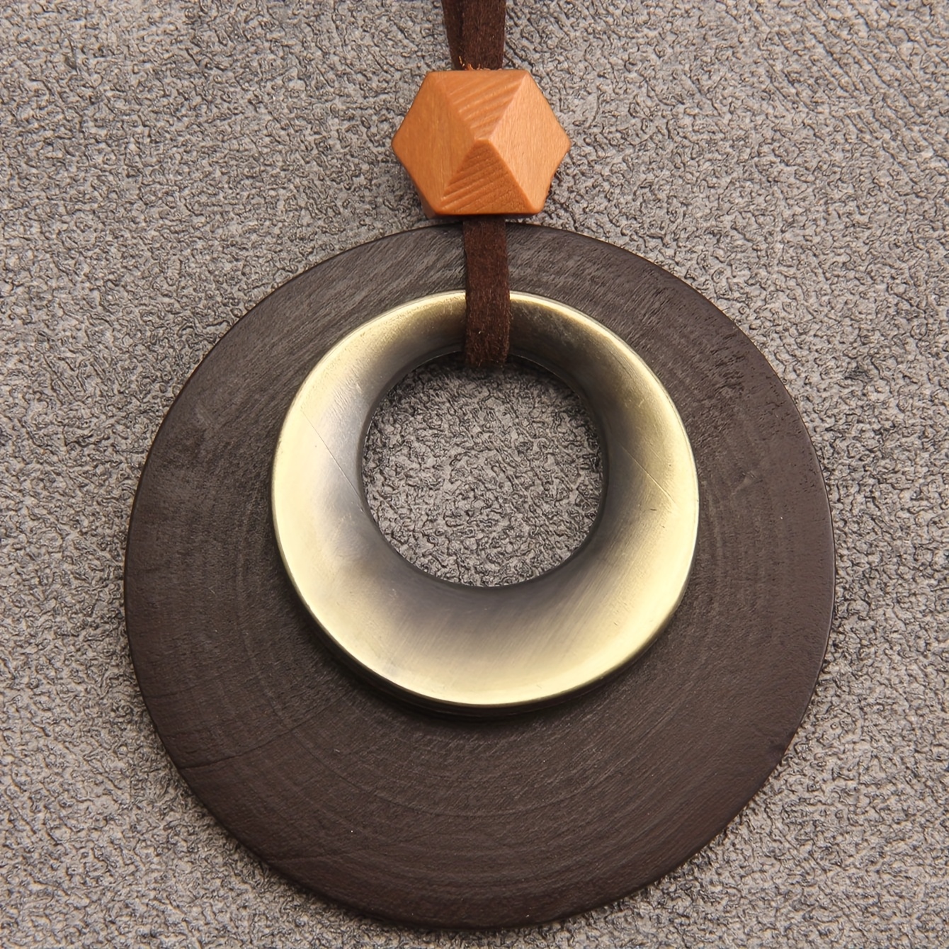 TEMU 1 Retro Minimalist Bronze Round Pendant Necklace For Women And Men, Simple Elegant Artistic Neck Chain, Perfect For Bohemian Ethnic Outfits,