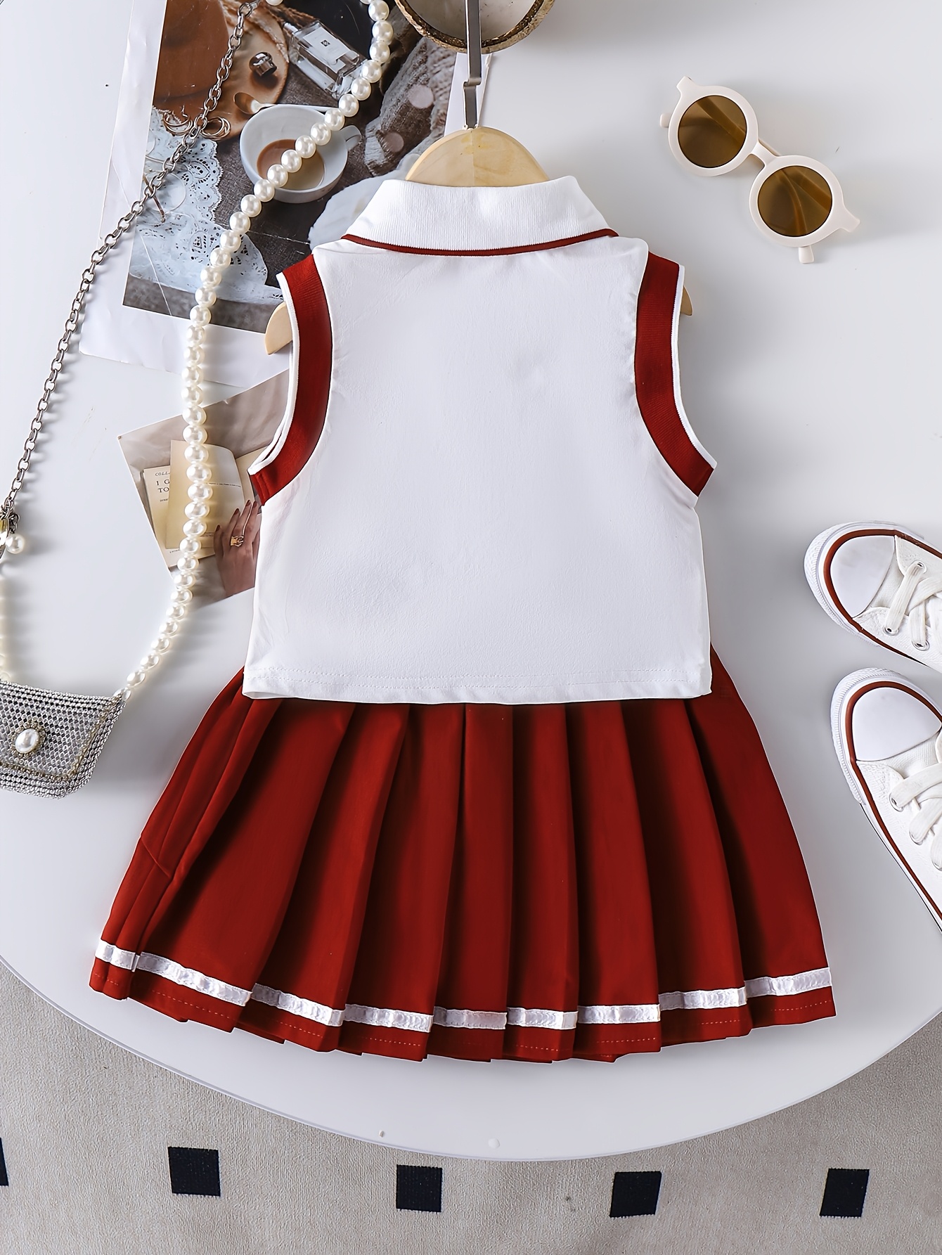 Conjunto de 2 Peças para Meninas de Verão com Regata Branca de Gola Polo  3
