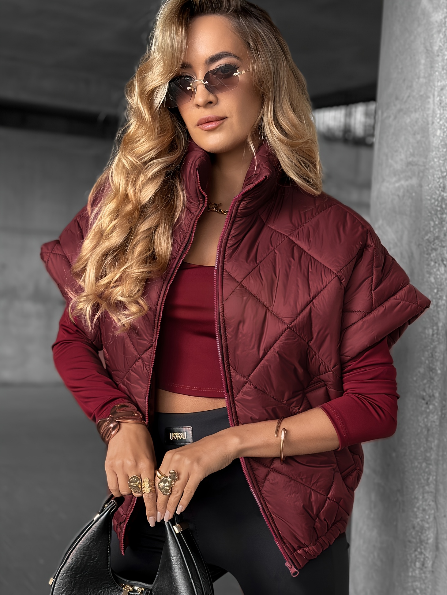 Women's Sleeveless Short Jacket with Full Zipper and Pockets