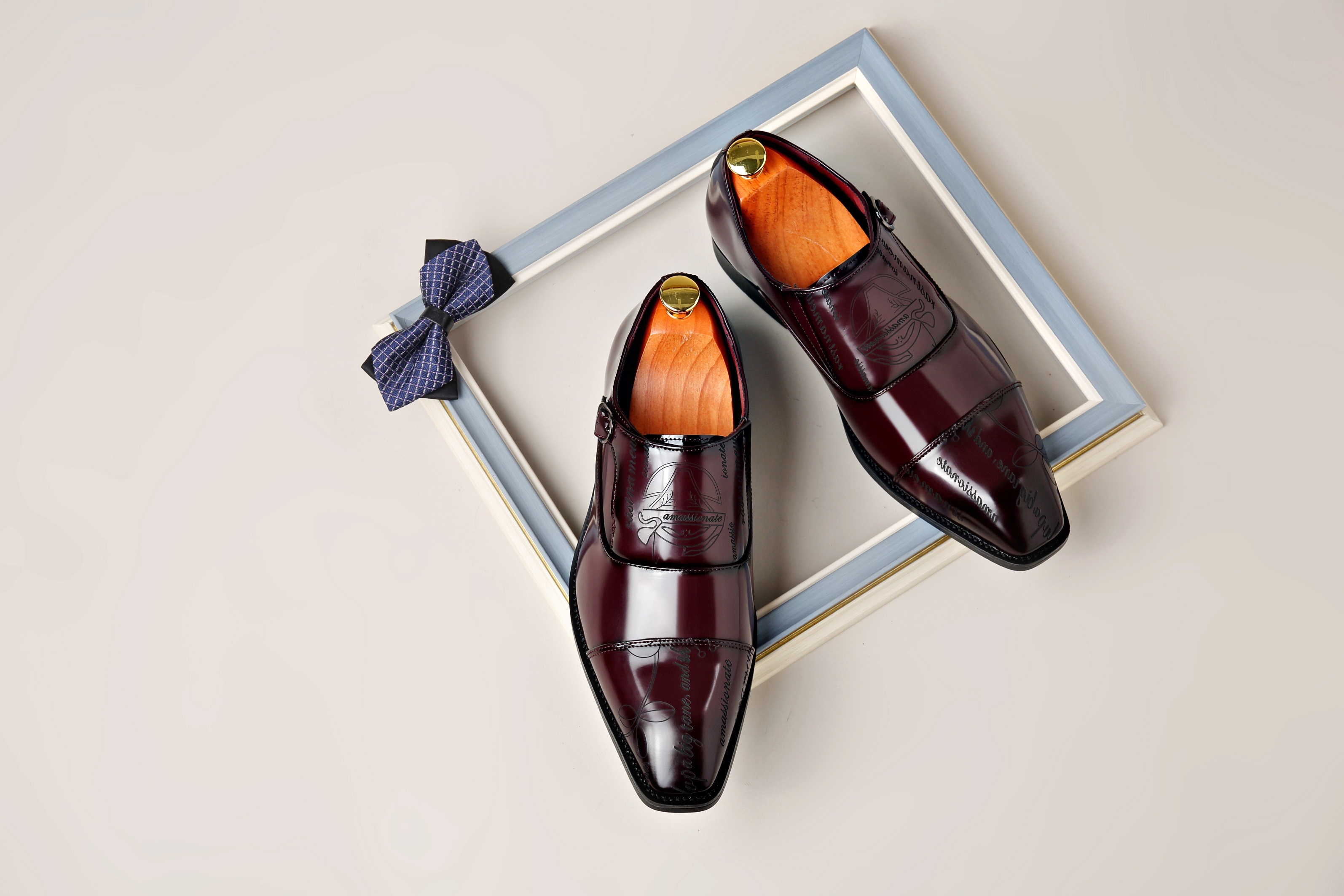 Fashionable Large Size Men'S Casual Shoes with Buckle Design, Beautiful And Elegant, Unique Pattern, Can Be Worn in All Seasons