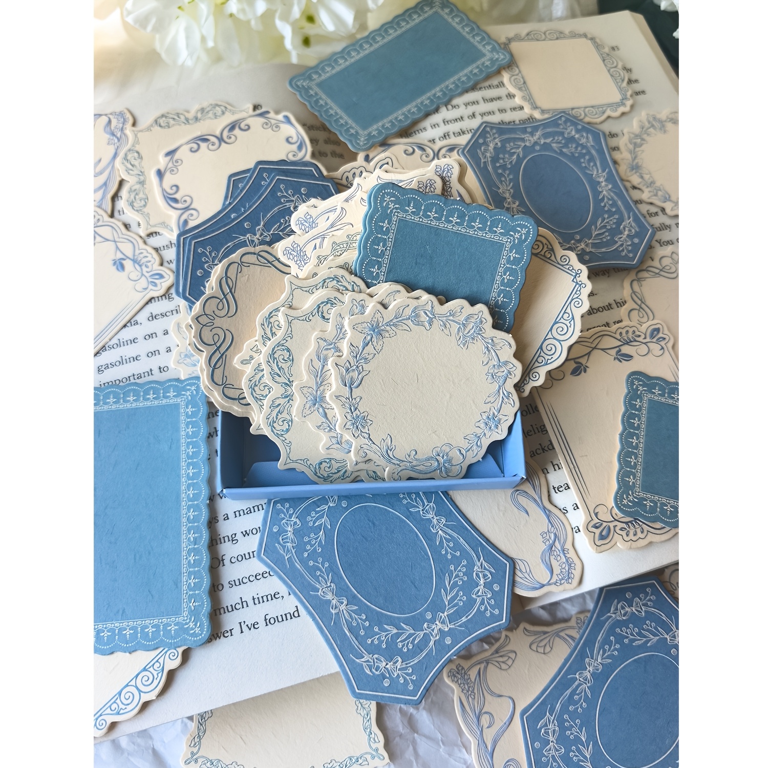 TEMU 1 Boîte de 30 Cartes de Matériel de Scrapbooking Décoratives en Dentelle Vintage, Papier Décoratif de Matériel de Scrapbooking Floral et Végétal