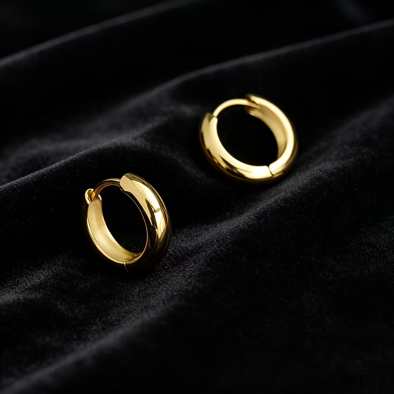 Unisex 18K Gold Plated Classic Style Earrings
