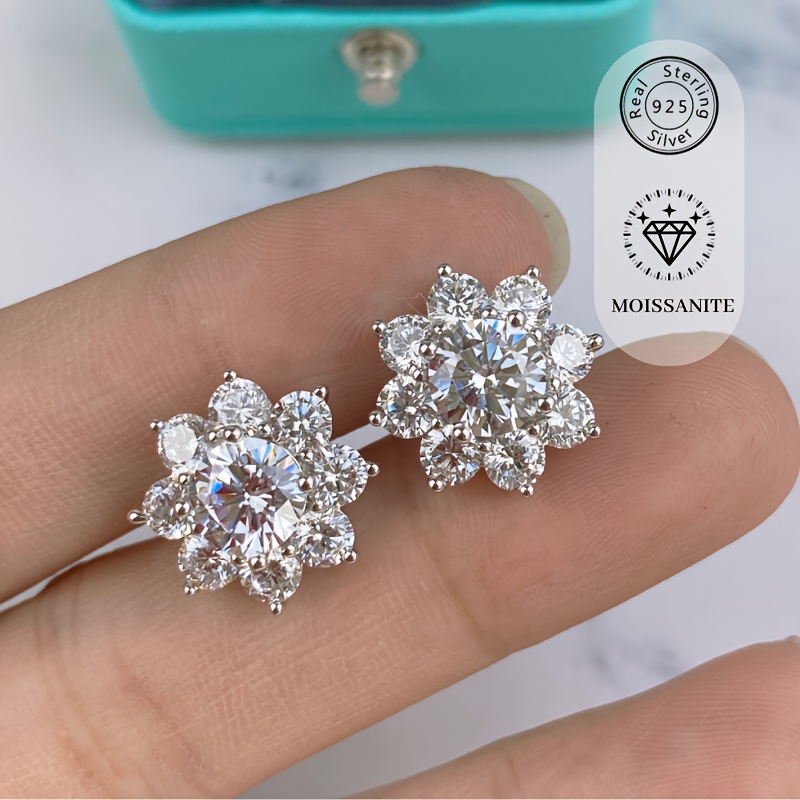 

0.5ct Moissanite Snowflake Stud Earrings 18k Plated 925 Silver Wedding Engagement Party Decor For Women Girls 1pair