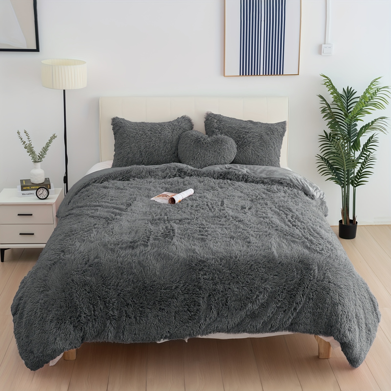 

1 Pcs Duvet Cover , 3 Fluffy Bedding Set (1 Fur Duvet Cover + 2 Pillowcases), And 8