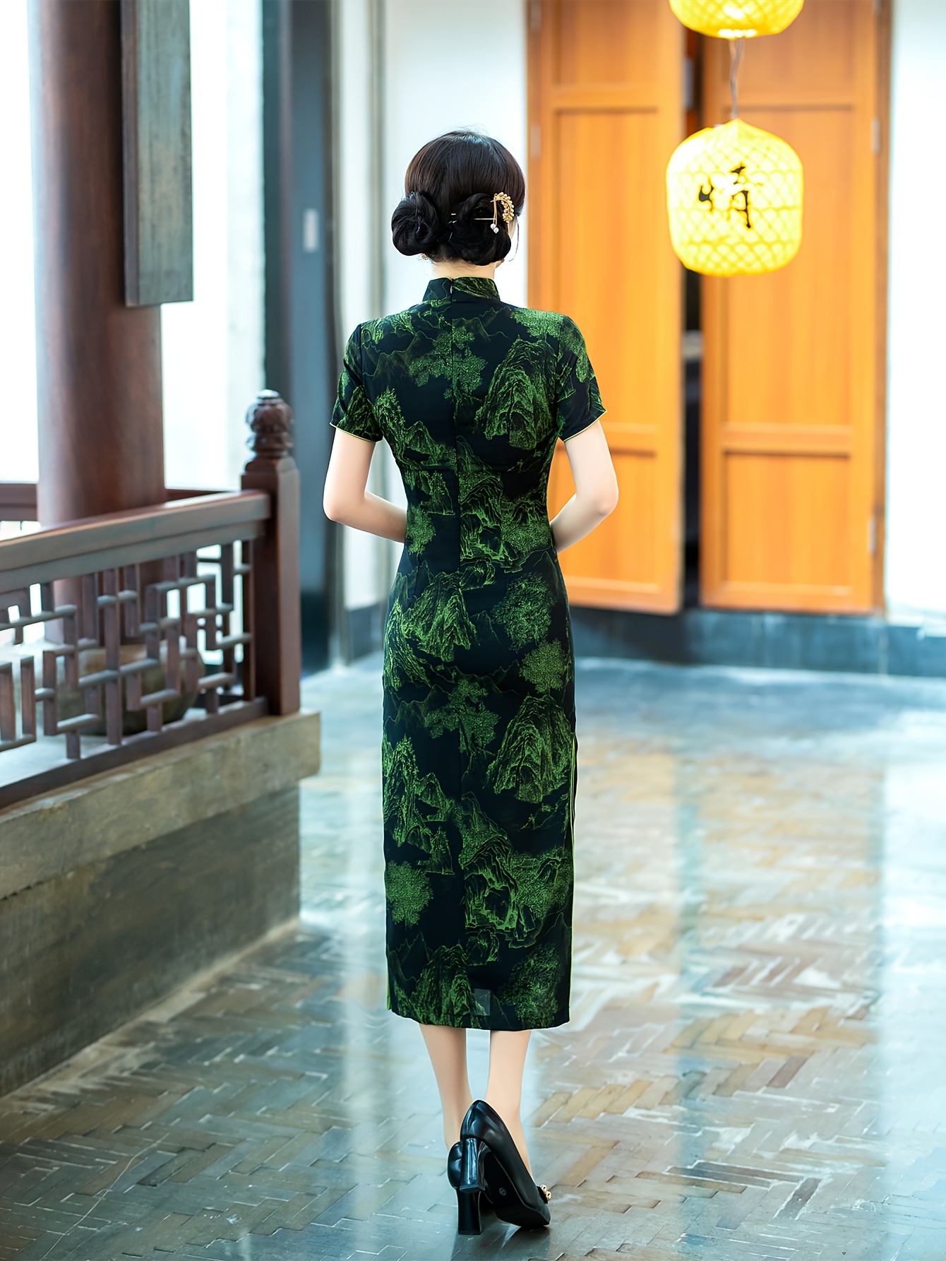 Vintage Chinese-Style Long Short-Sleeve Qipao from * Emerald Green Qipao  for Spring And Summer 2025, Traditional Ethnic Style Qipao, Everyday  Banquet Qipao