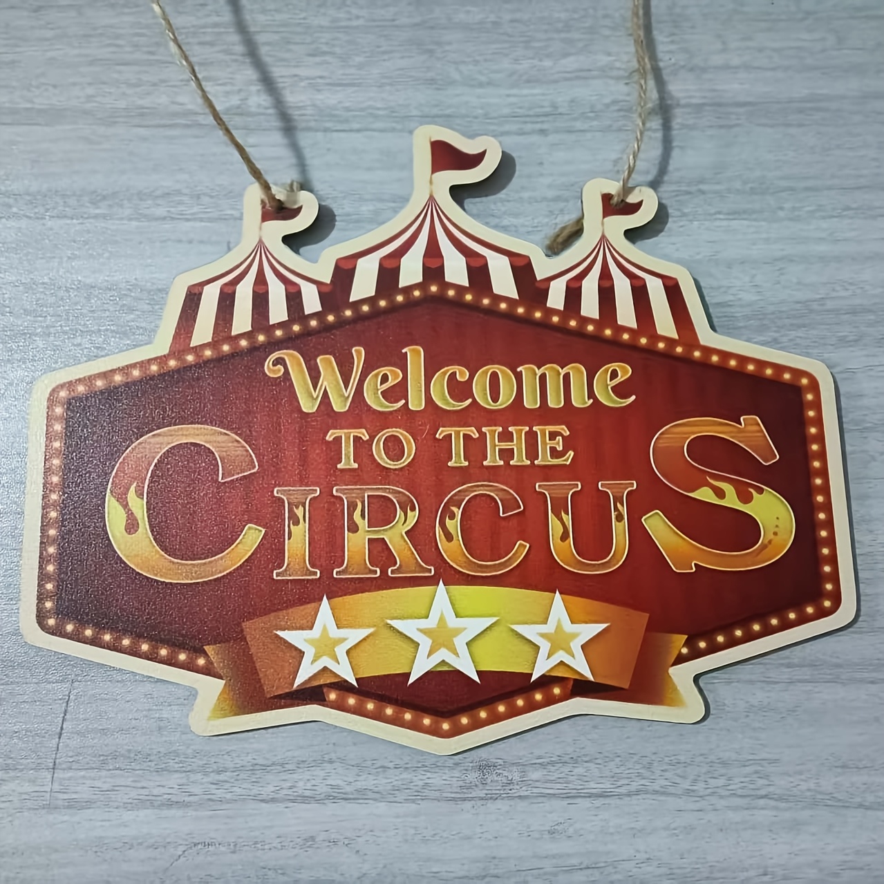 TEMU 2d Flat, 1pc Circus-themed "welcome To " Wall Hanging Sign - Red & Golden Wood Decor With Flags & Stars Suitable For Home, Farmhouse, Café,