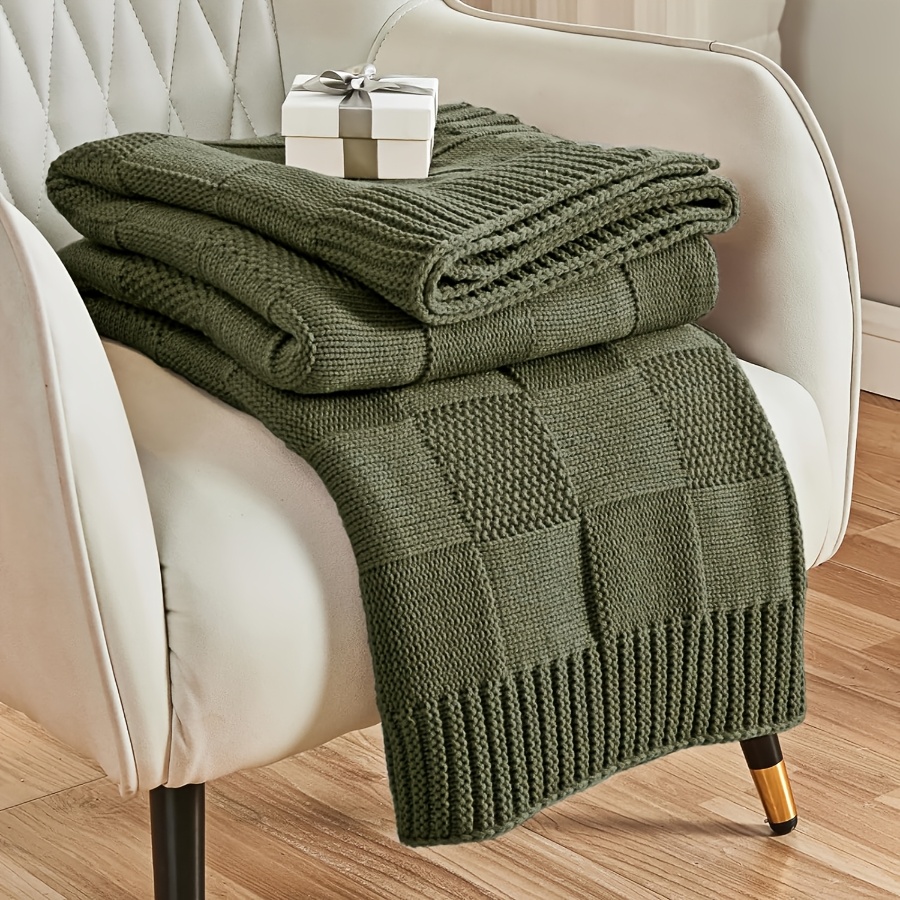 Nordic Blanket - Cozy Grid Soft Warm All-Season Couch Bedspread Suitable for Office, Camping & Sofa - Multi-Use Washable Bed Cover