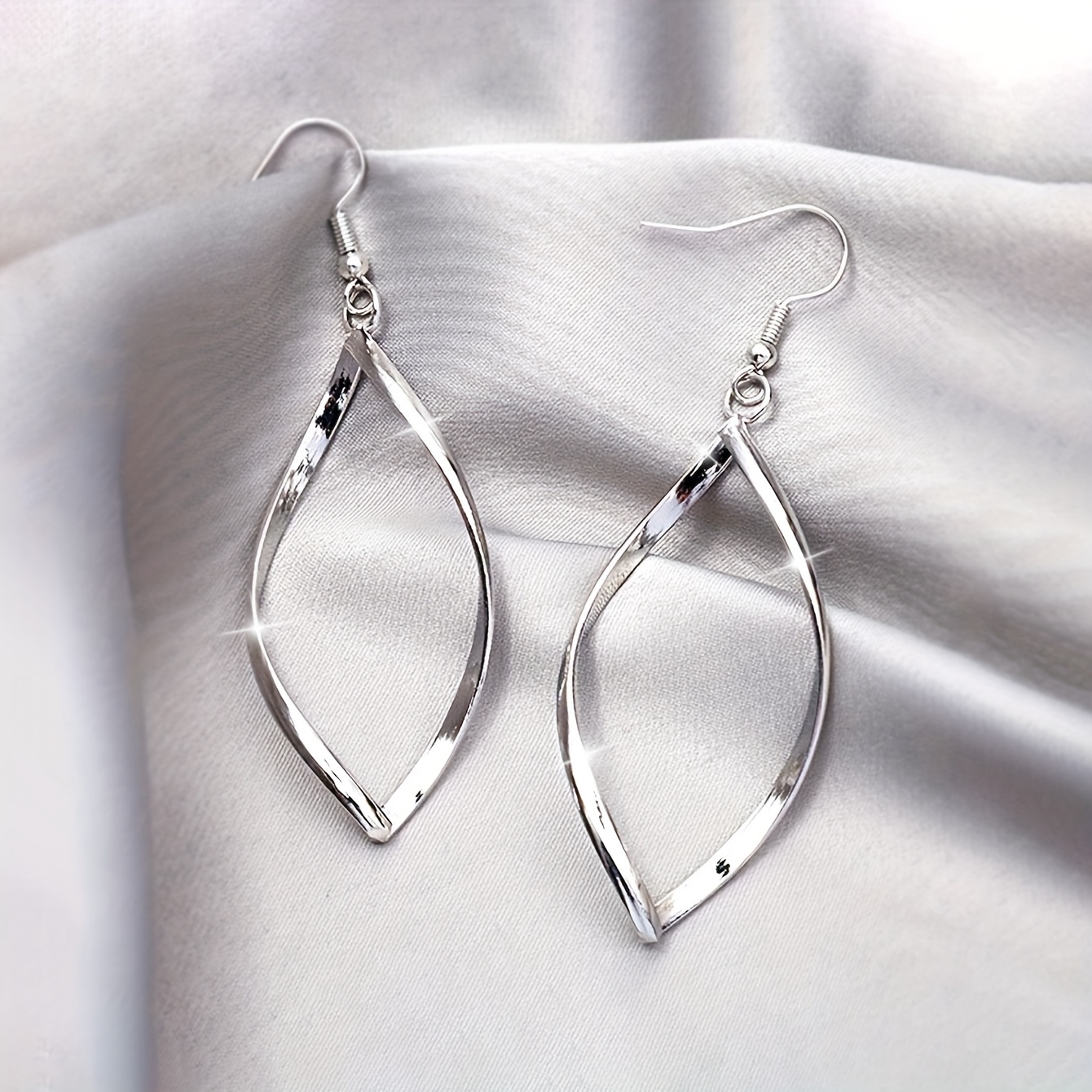 

1 Pair Of Chic Silvery Twisted Hollow Geometric Drop Earrings For Women - Vintage & Minimalist Style, Alloy With Copper Hooks, & Parties, ,