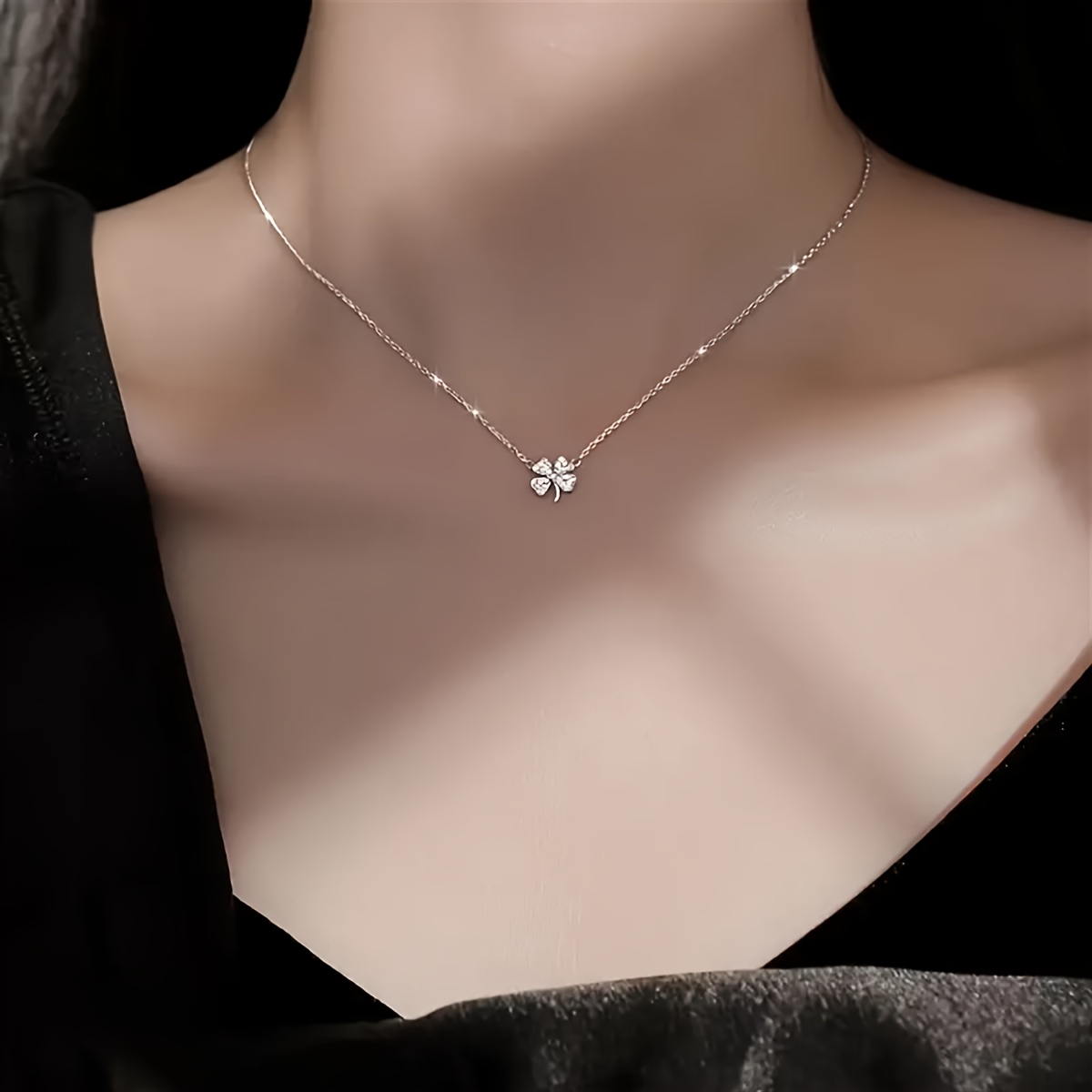 Elegant and Simple Glass-Set Iron Lucky Clover Pendant Necklace for Everyday Wear and
