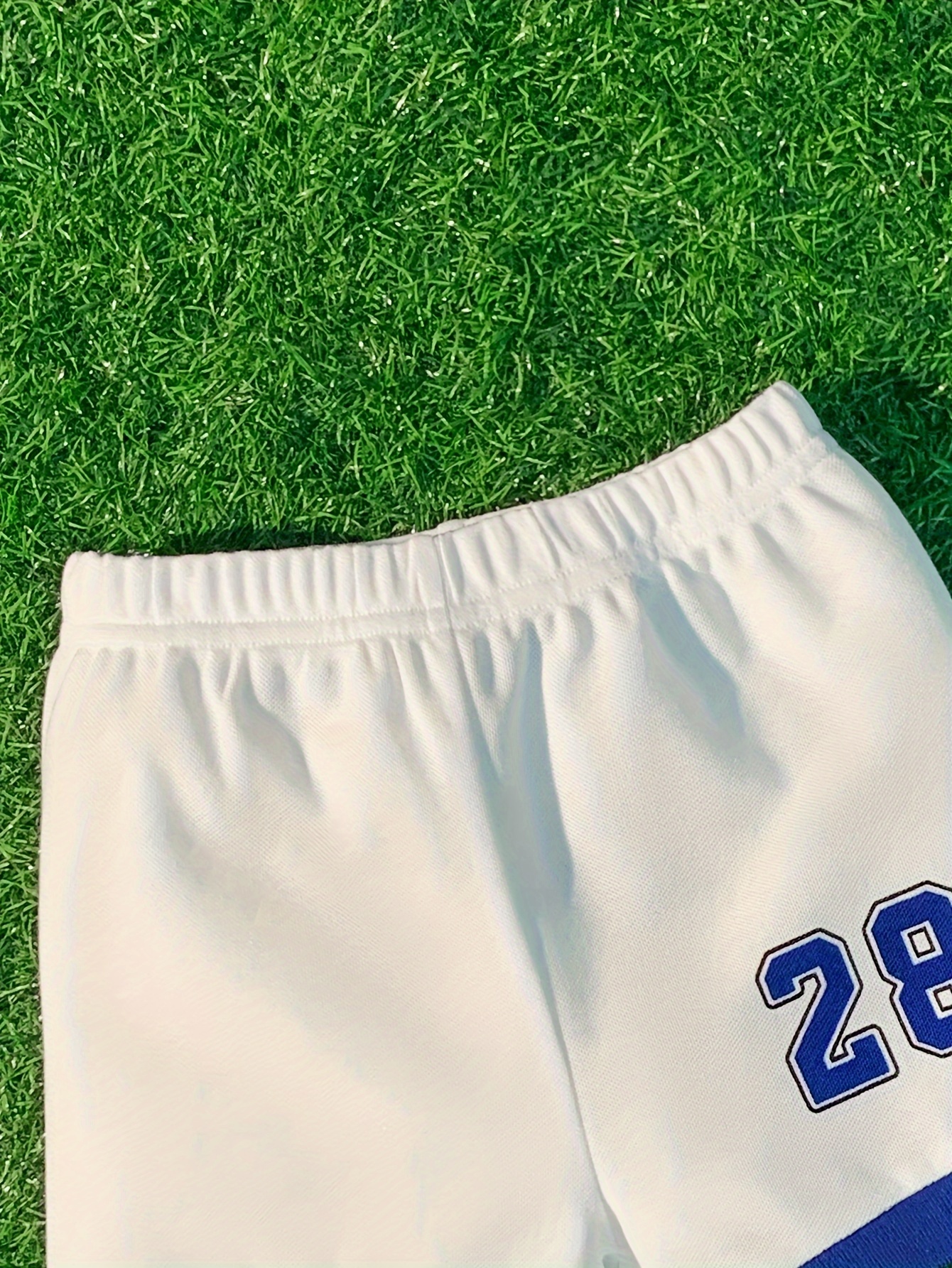 Outfit with a Sporty Style Featuring a Basketball Number Print, for Outdoor