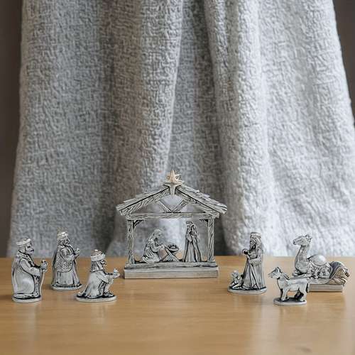 LiuSuper Set Presepe 7 Pezzi Per Natale - Sacra Famiglia, Angelo, Animali E Stella - Statue Dipinte A Mano, Decorazioni Da Tavolo Per Interni