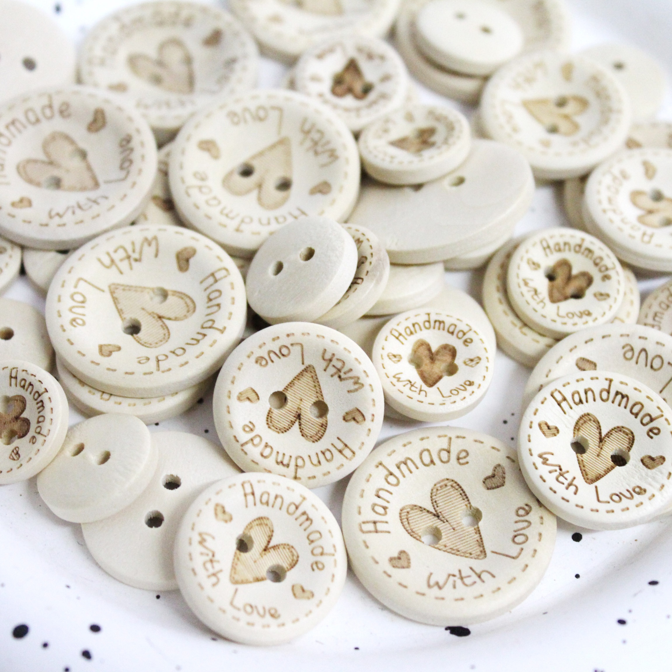 

50pcs/30pcs/20pcs Vintage Wooden Buttons With Engraved Love Heart And Handmade , Mixed Color Two-hole Sewing Buttons For Diy Crafts And Sweater Knitwear Decoration