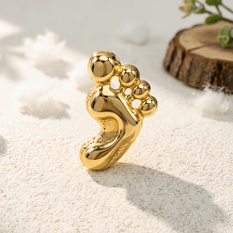 Image of 1pc Individual Exaggerated Toe-shaped Brooch Fashion Accessory Suitable For Suits, Coats, Casual Jackets, Etc., As A Gift To Family, , Couples, Or