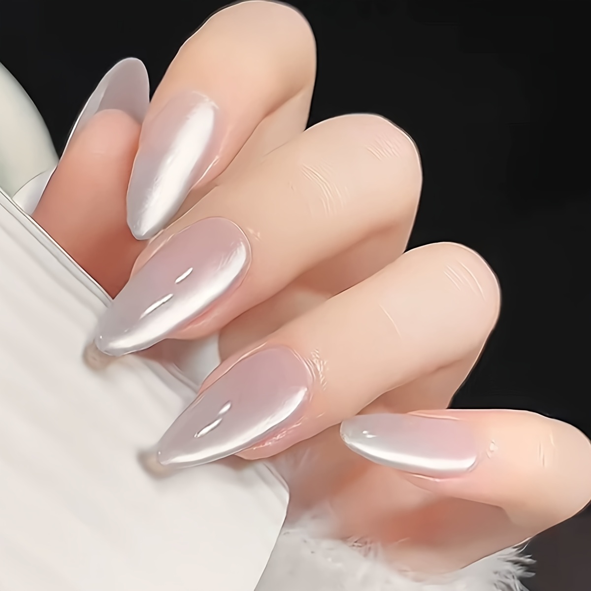 24pcs Simple White Water Light Cat Eye False Nails + 1pc Of Jelly Glue + 1 Rod