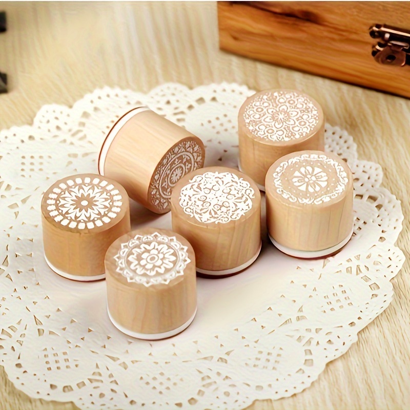 

6pcs Flower Pattern Round Wood Rubber Seal Scrapbooking And Wedding Invitation Card (floral Design) 3cm/1.18in