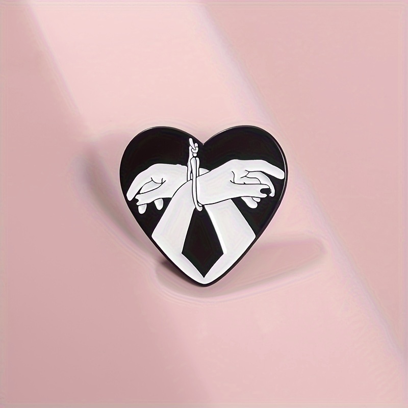 

Chic Black Heart & Hands Enamel Pin - Fashion Accessory For Clothing And Backpacks, Alloy