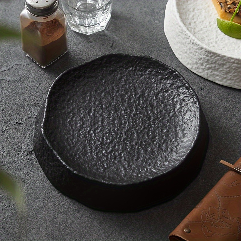 Creative Ceramic Plate White/Black, Suitable for High-end Restaurants and Home Use for Special Plating, Tableware, Plating, Unique Irregular Western-style Plate