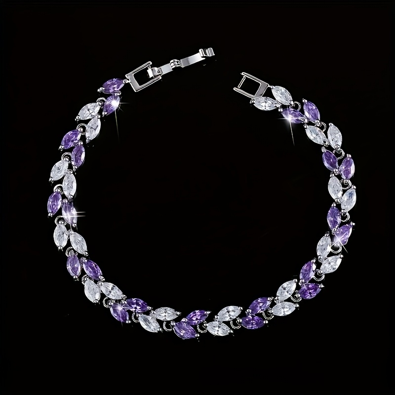 Image of An Exquisite, Gorgeous, Elegant, And Fashionable Purple Bracelet Accessory Gift Suitable For Women