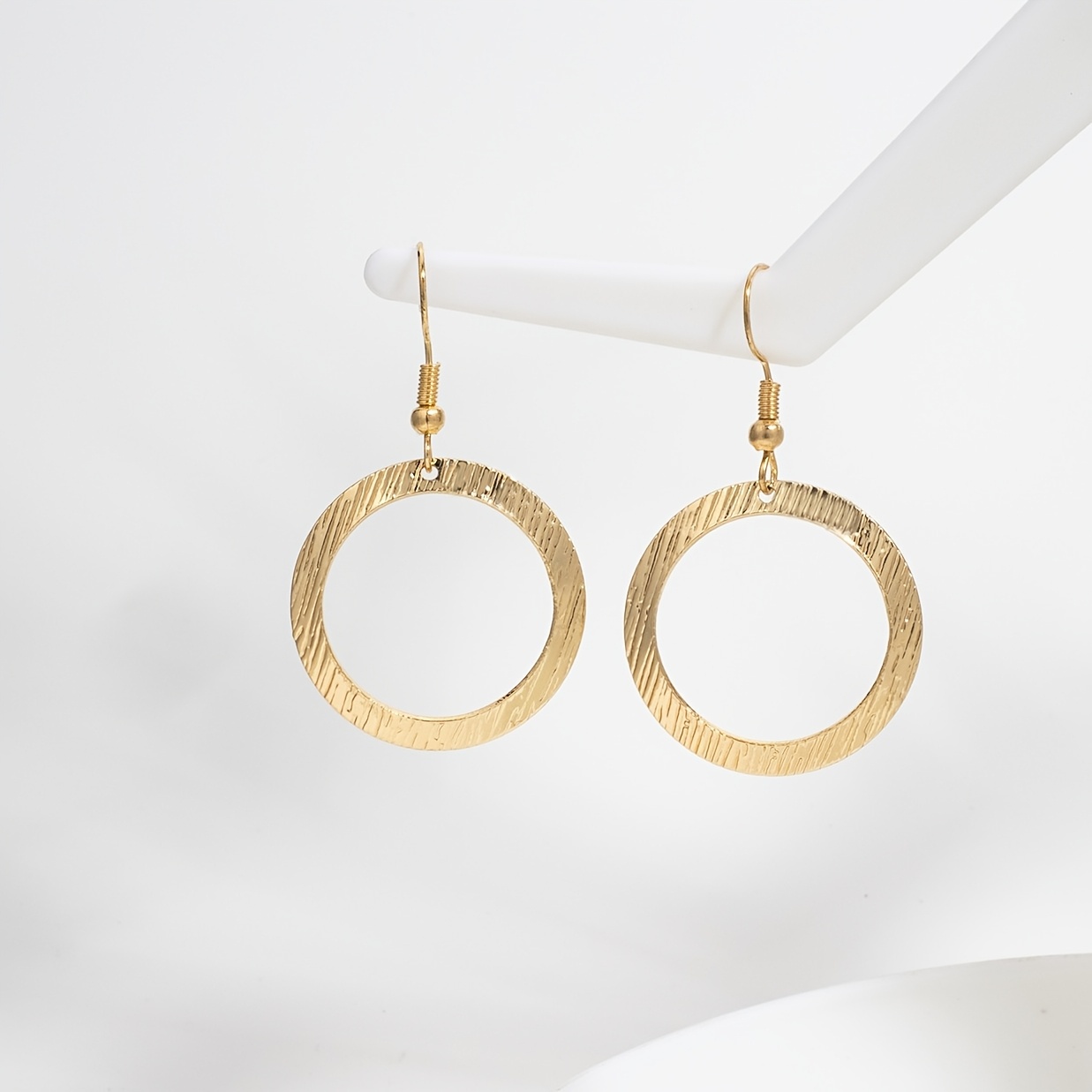 TEMU 1 Pair Easy Individual Women' Earrings, Time Geometric Shape Hollow Striped Circle Tassel Earrings, Autumn Winter Daily Party Holiday Versatile Jewelry