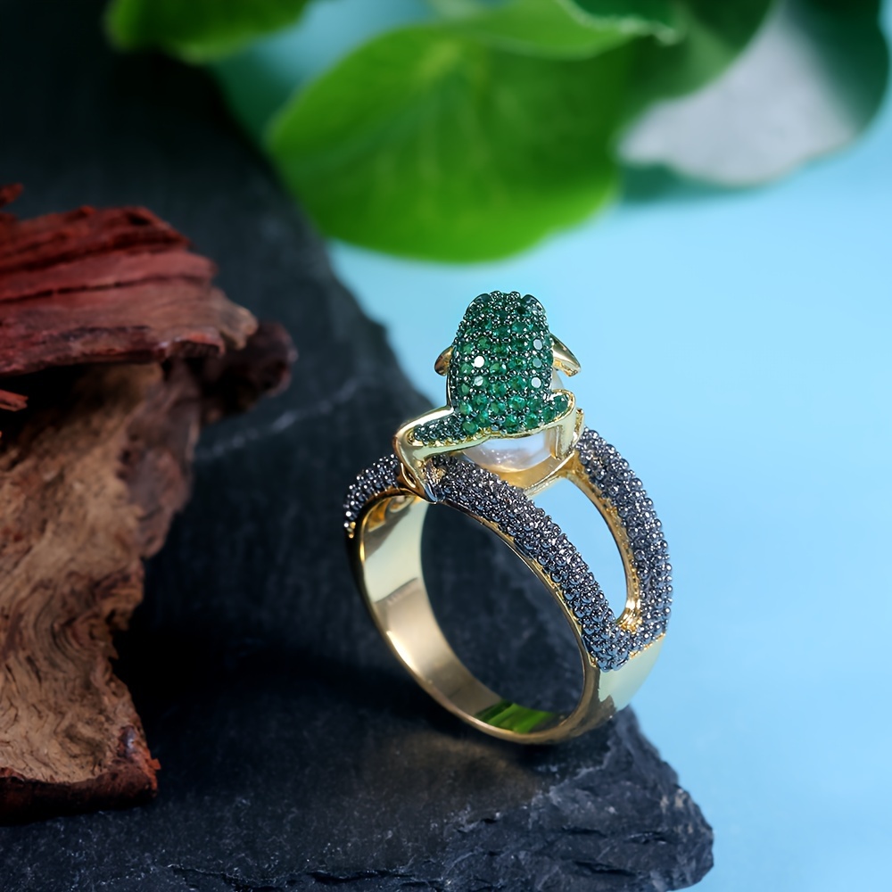 Fashionable Golden Frog Ring, Imitation Pearl Design