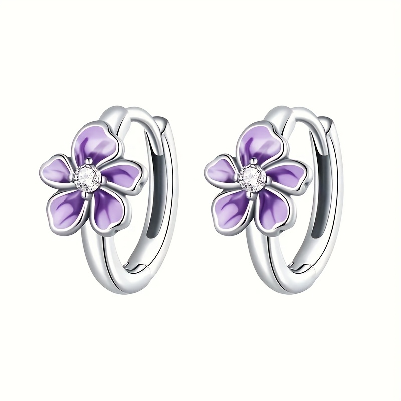 A Pair Of Elegant Floral Hoop Earrings For Women, Featuring Designs With A Delicate Technique, Perfect For Stylish