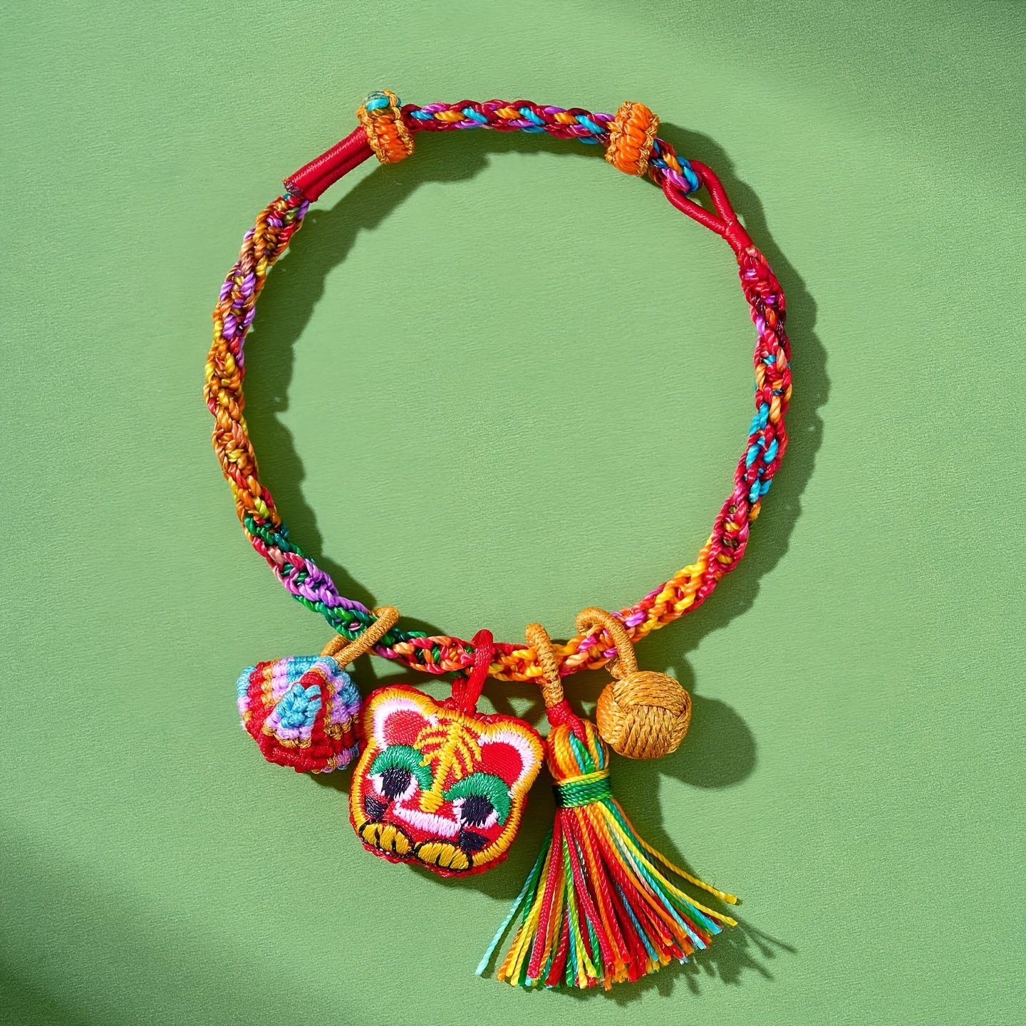TEMU Cultural Edición Prémium a : Cordón de Multicolor con Cabeza de Tigre Bordada del Cultural Tradicional, Pulsera de Lujo Tejida a con Borla de