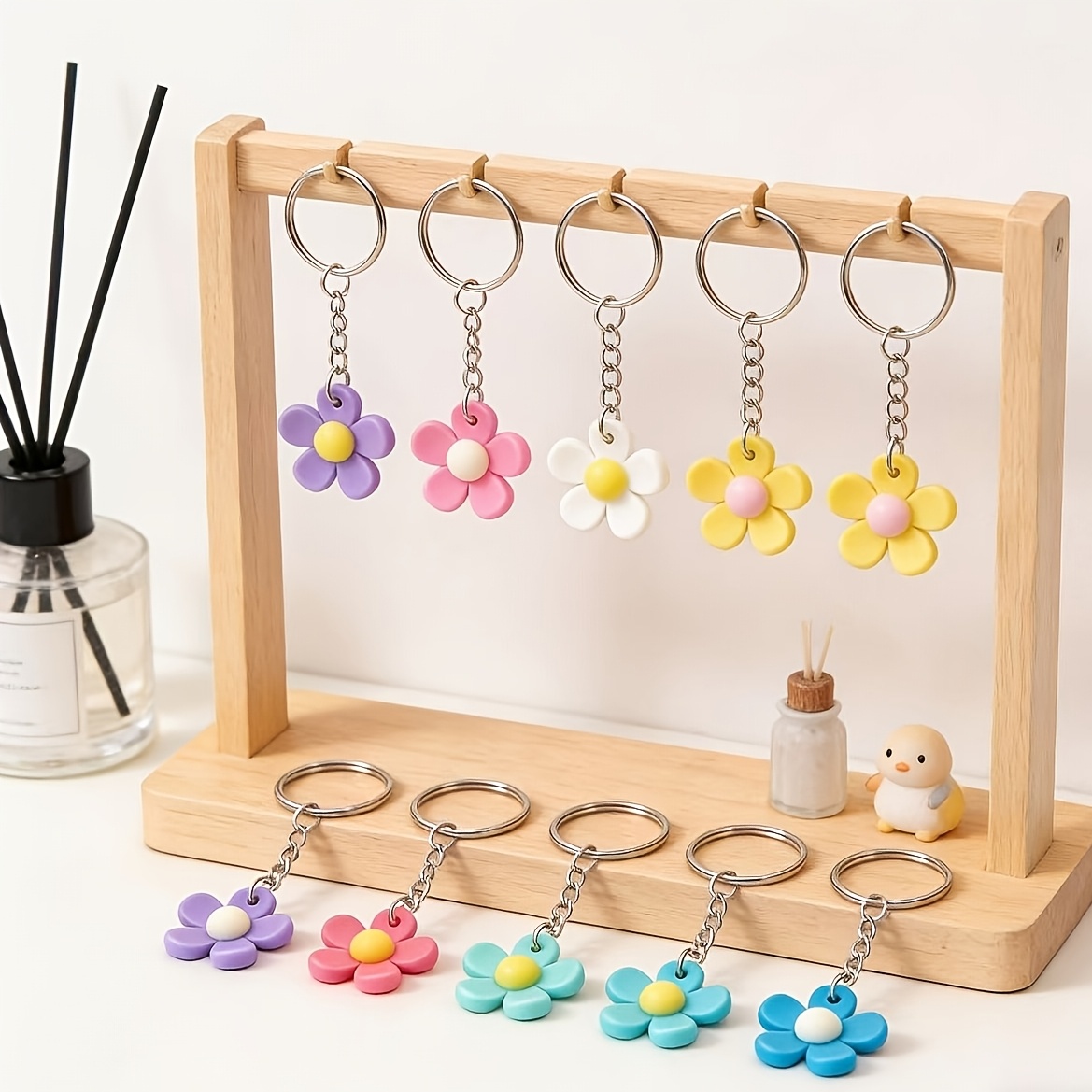 TEMU Set casuale da 26 pezzi di piccoli portachiavi a forma di fiori freschi e colorati, ciondoli a forma di , accessori per borse e portachiavi,