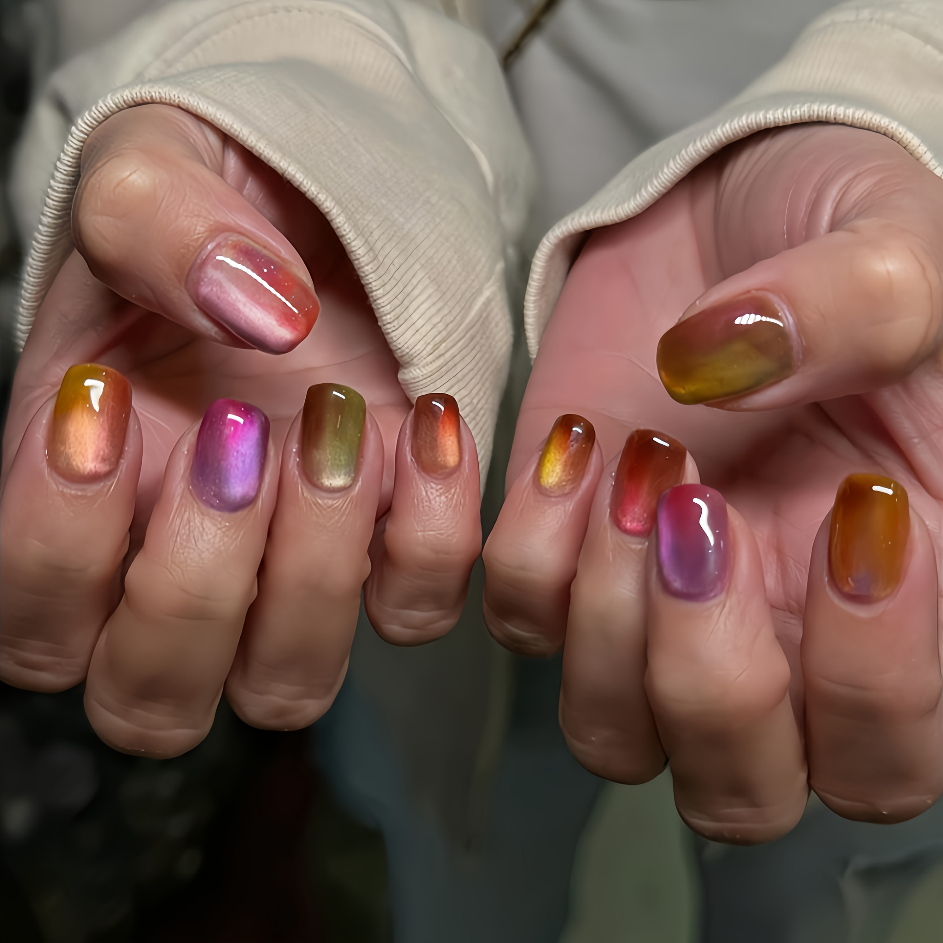 Image of 30pcs/, Rainbow Gradient Cat Eye Short Press-on Nails, Colorful Gradient Cat , Cute And Bright Colors, Suitable For Daily Wear And Parties