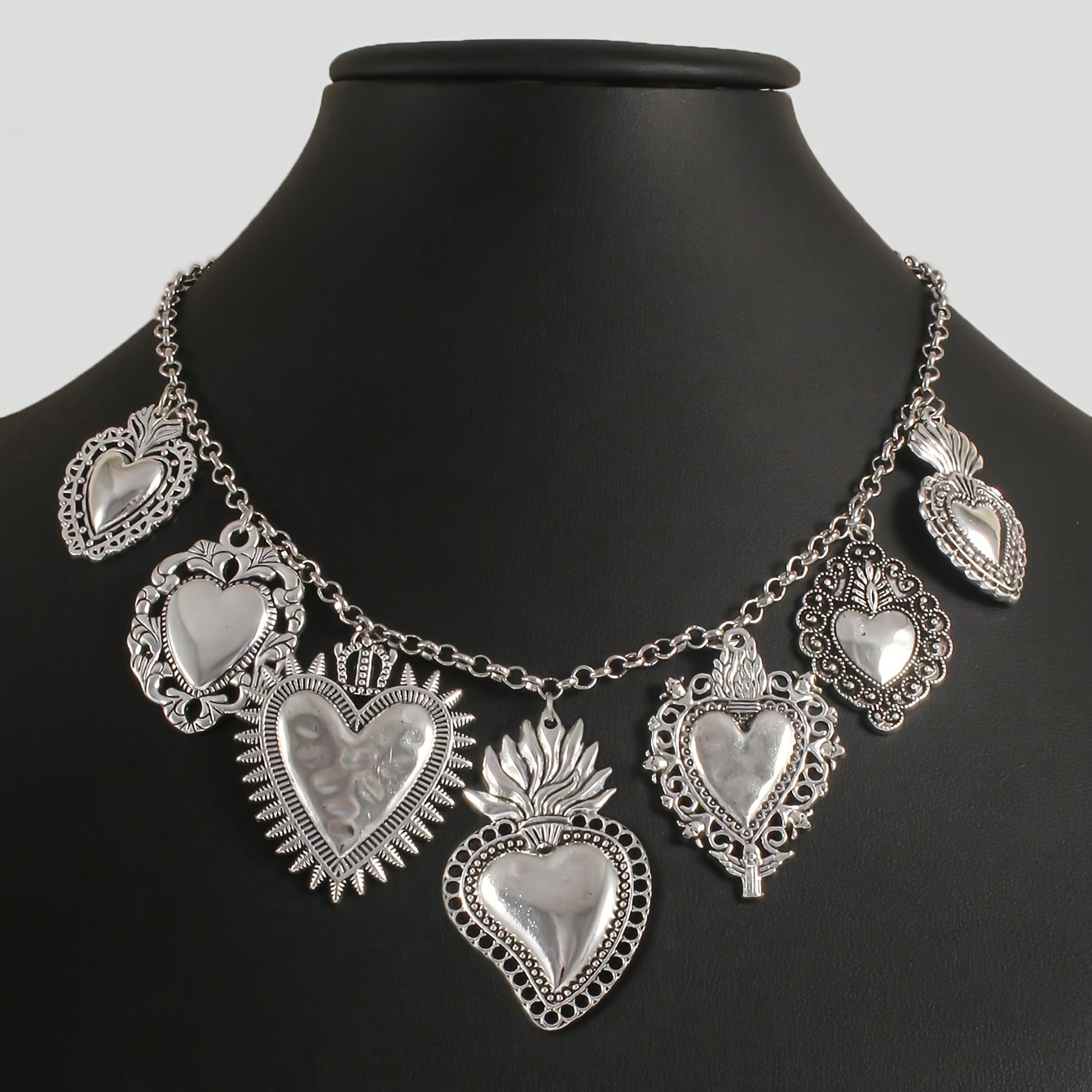 TEMU 1pc Collier avec Pendentif Cœur Style Rétro pour Femme, Chaîne avec de Cœurs Multi-Stylés, Élégant et Unique, Accessoire Polyvalent pour et les