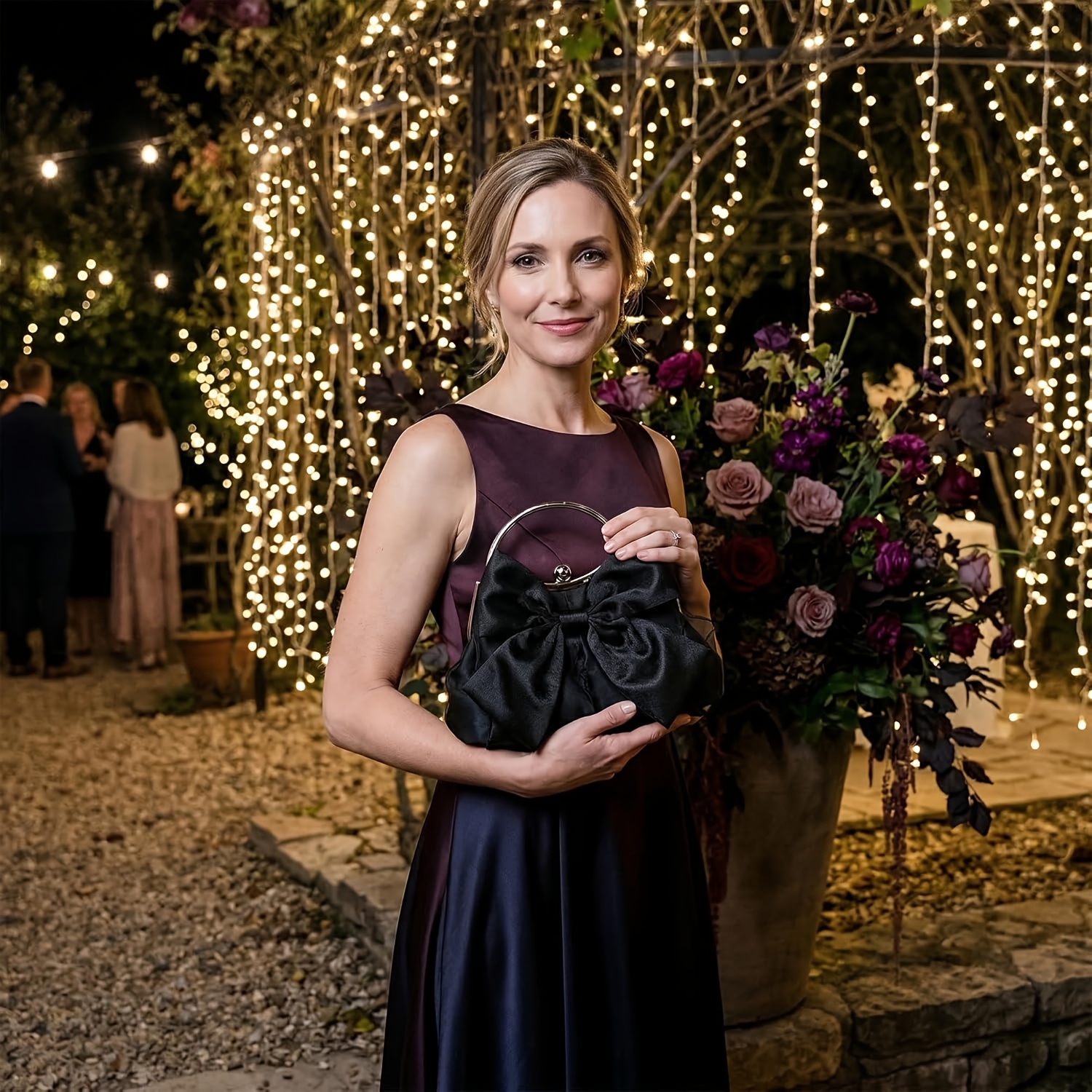 Elegante avondtasje met strik voor dames bruiloft en feestje_voghion.com