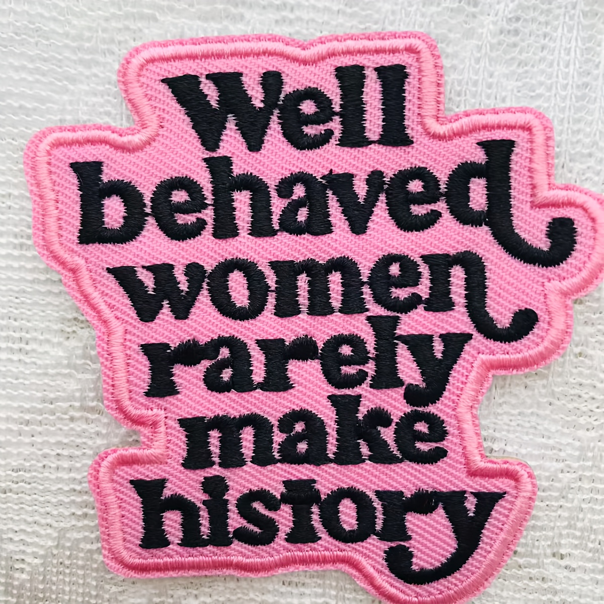 1pc Pink Embroidered Iron Patch - " Women Rarely " Design, Ideal For , Backpacks, Hats, Military Badges, Pants, Jacket Decor, , Patch| Quote Patch|durable Fabric Patch, Embroidery Decor