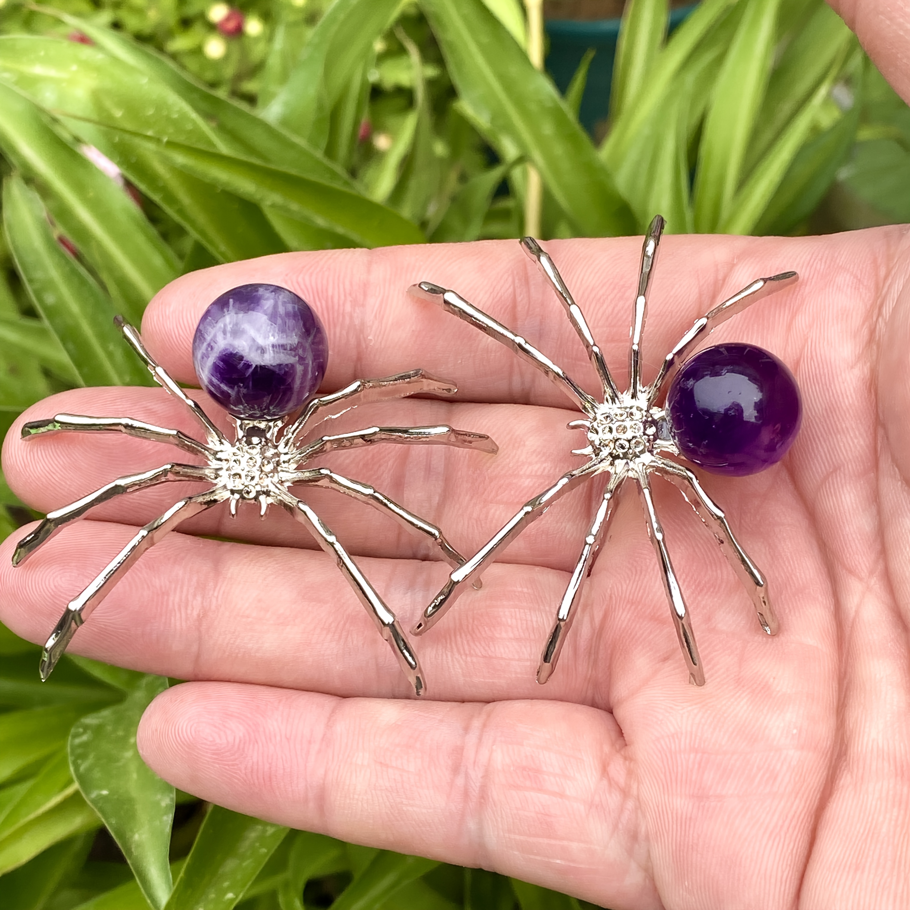 Gyn&Joy Amethyst Purple Crystal Rhinestone Spider Brooch - Large Insect Pendant Pin For Halloween & Costume